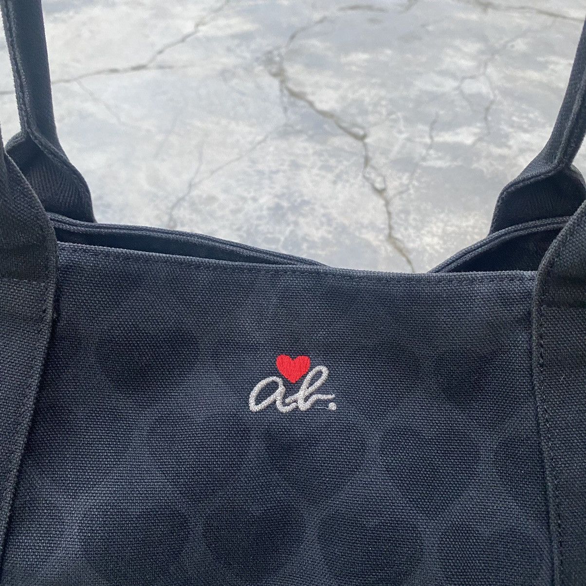 agnes b. 🖤🖤1990s AGNES B Heart Bag🖤🖤 Size ONE SIZE - 3 Thumbnail