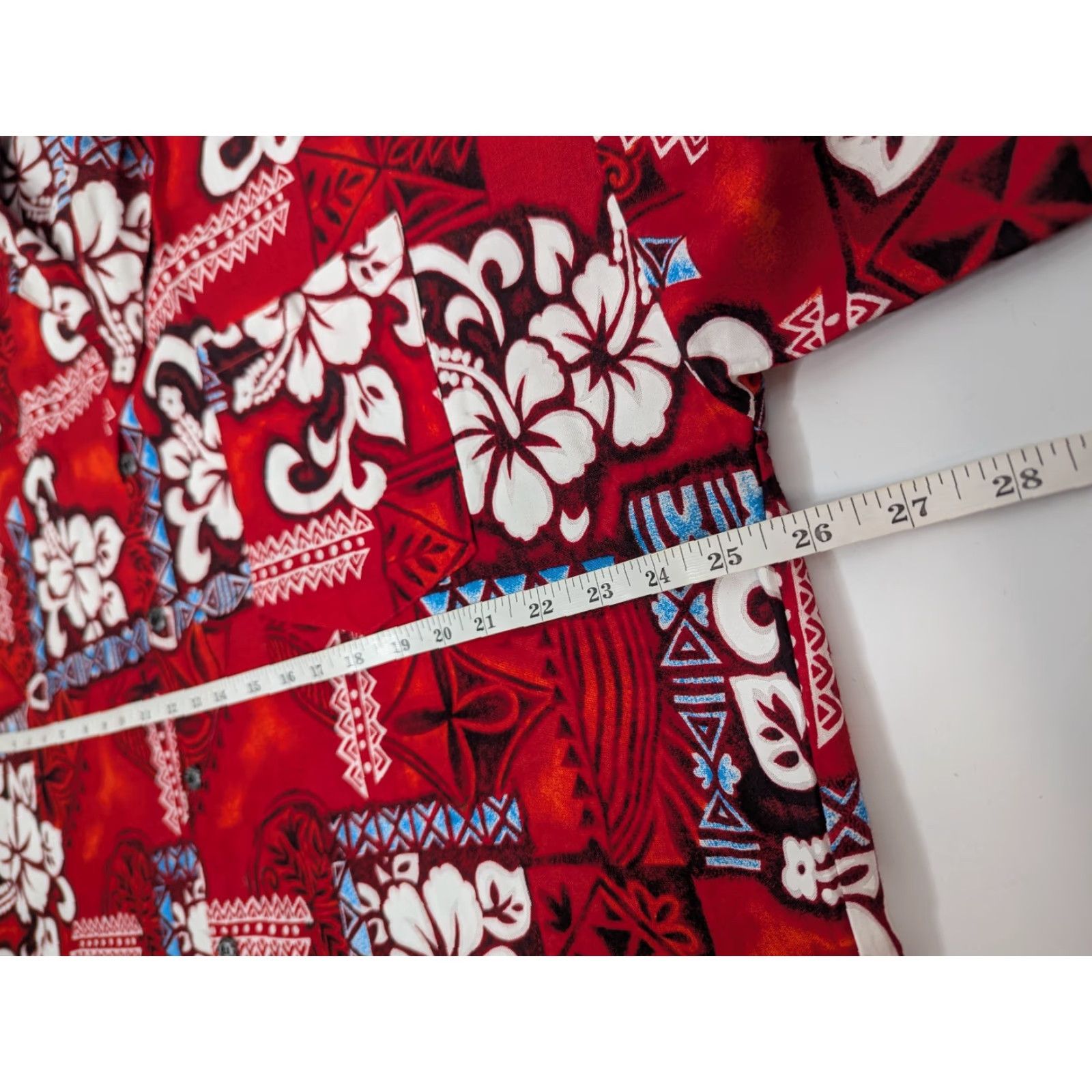 Vintage Basix Mens Hawaiian Shirt Red Floral Rayon Short Sleeve Button V-Neck XL Size US XL / EU 56 / 4 - 5 Thumbnail