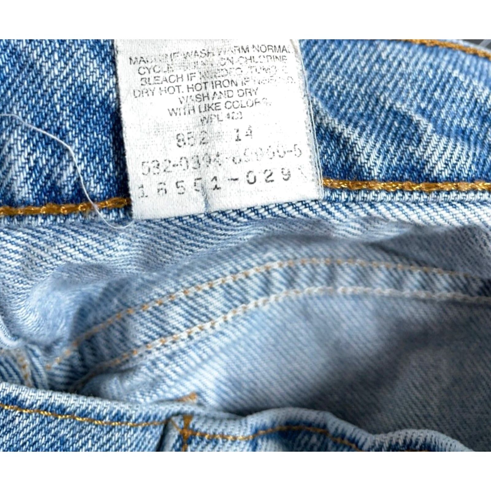 Levi's VINTAGE Levi's 551 Relaxed Tapered Jeans Women's 14 Med 31 x 28.5 Blue 90s Hipster Size 36" / US 14 / IT 50 - 5 Thumbnail