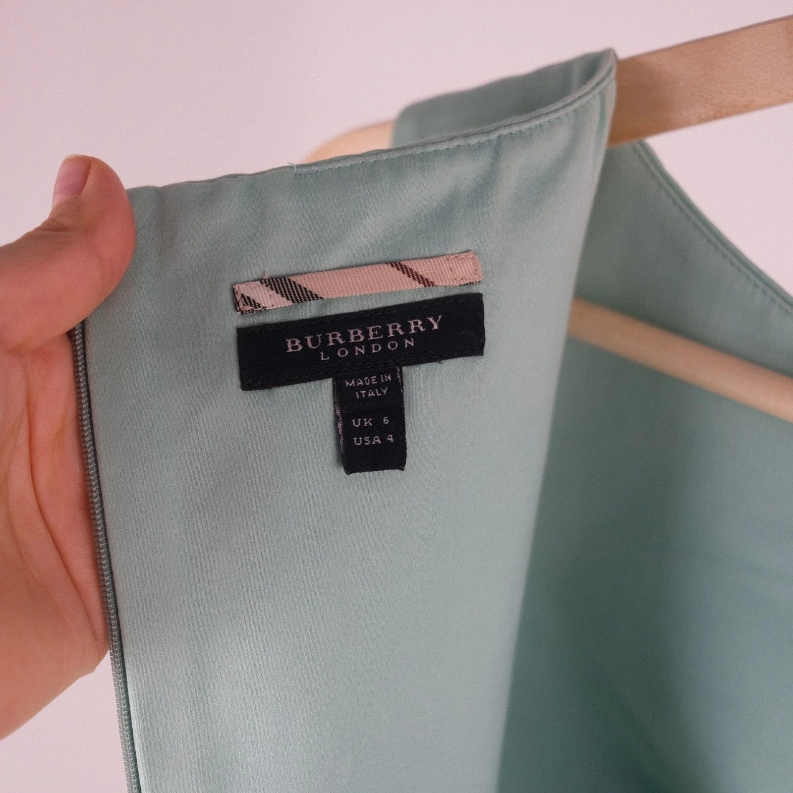 Burberry Burberry Mini Dress Satin Cotton Feel Size US 4 UK 6 IT 38 Size XS / US 0-2 / IT 36-38 - 3 Thumbnail