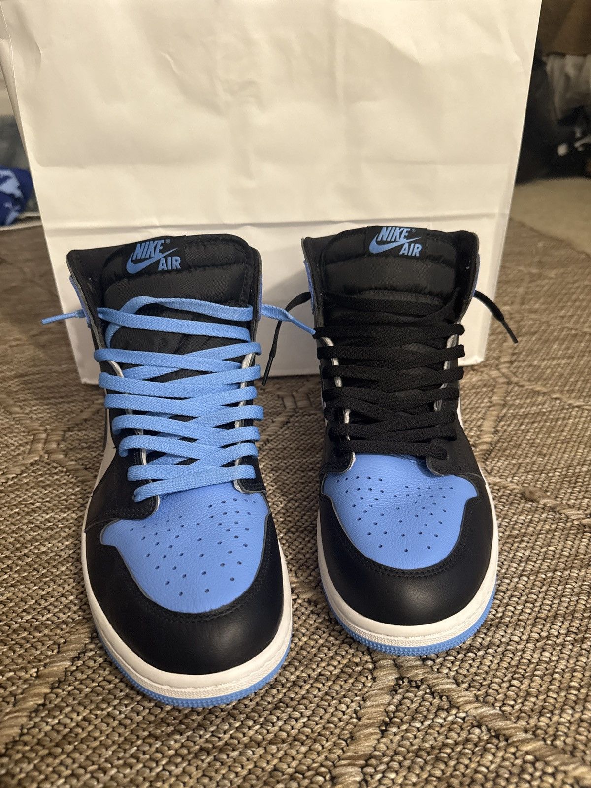 Jordan Brand Jordan 1 Retro High OG “UNC Toe” Size US 13 / EU 46 - 2 Thumbnail