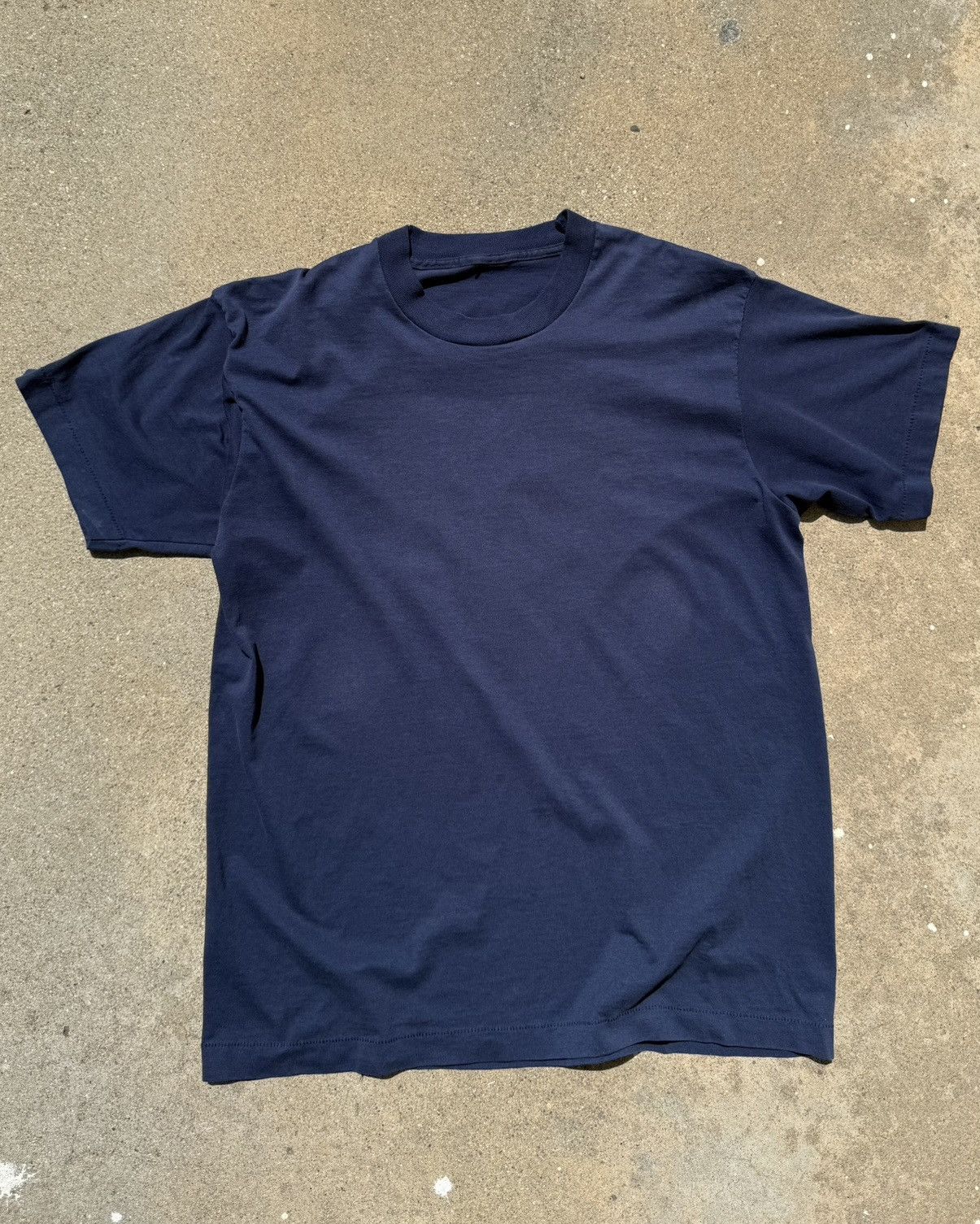 Vintage Single stitch navy blue vintage T shirt Size US L / EU 52-54 / 3 - 4 Thumbnail