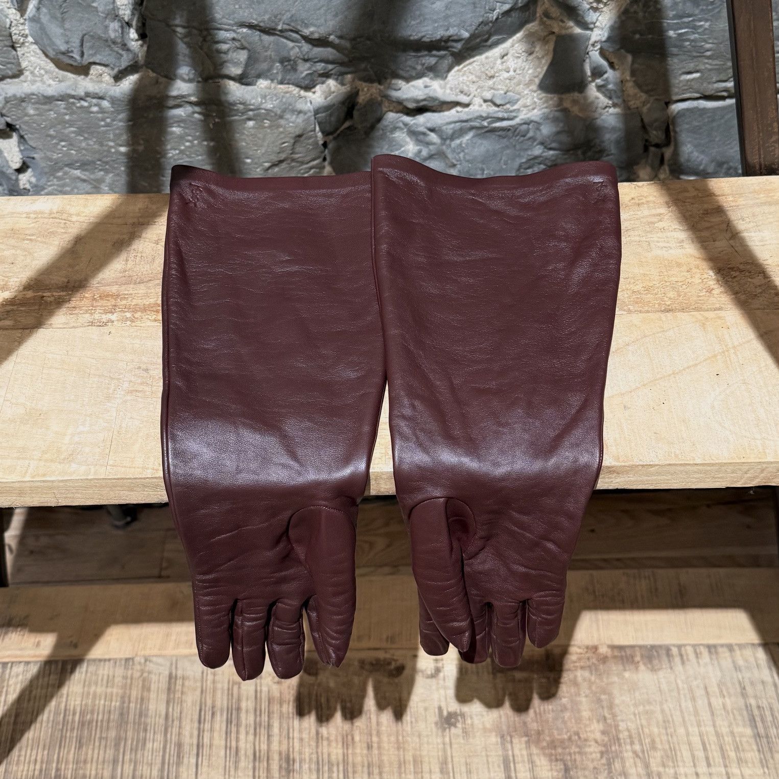 Yves Saint Laurent Saint Laurent Burgundy Leather Long Gloves - Size 7.5 Size ONE SIZE - 7 Thumbnail