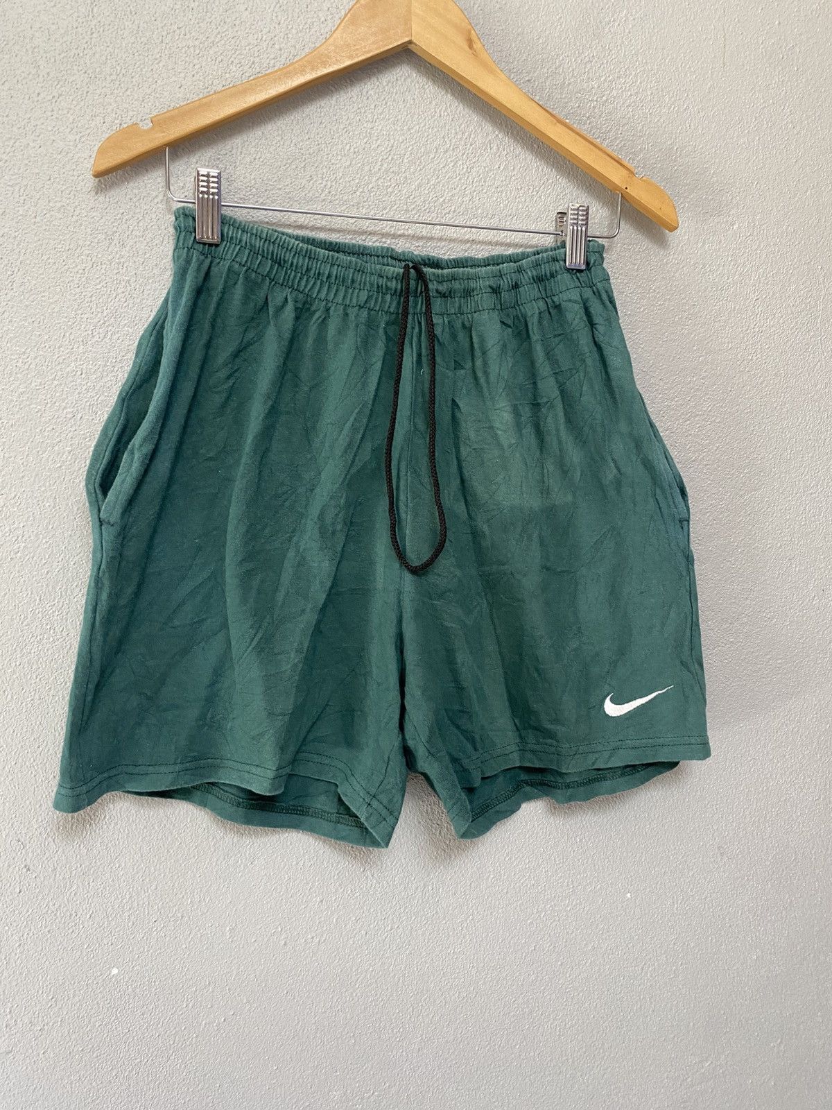 Nike Vintage nike shorts small logo swoosh made usa S3 Size US 30 / EU 46 - 1 Thumbnail