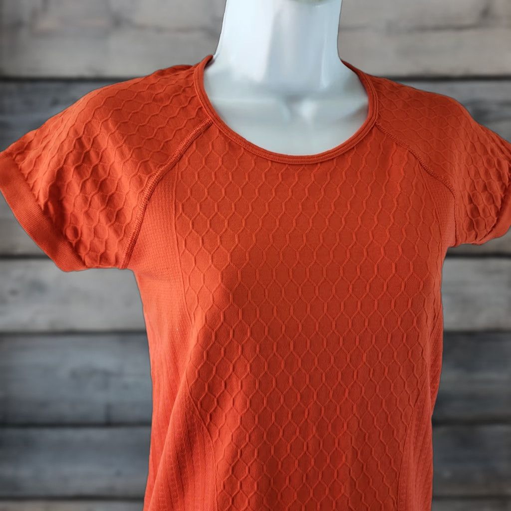 Athleta Athleta Womens T-Shirt XS Orange Seamless Sequence Tee Short Sleeve Crew Neck Pullover Activewear Shirt Size 26" / US 2 / IT 38 - 1 Thumbnail