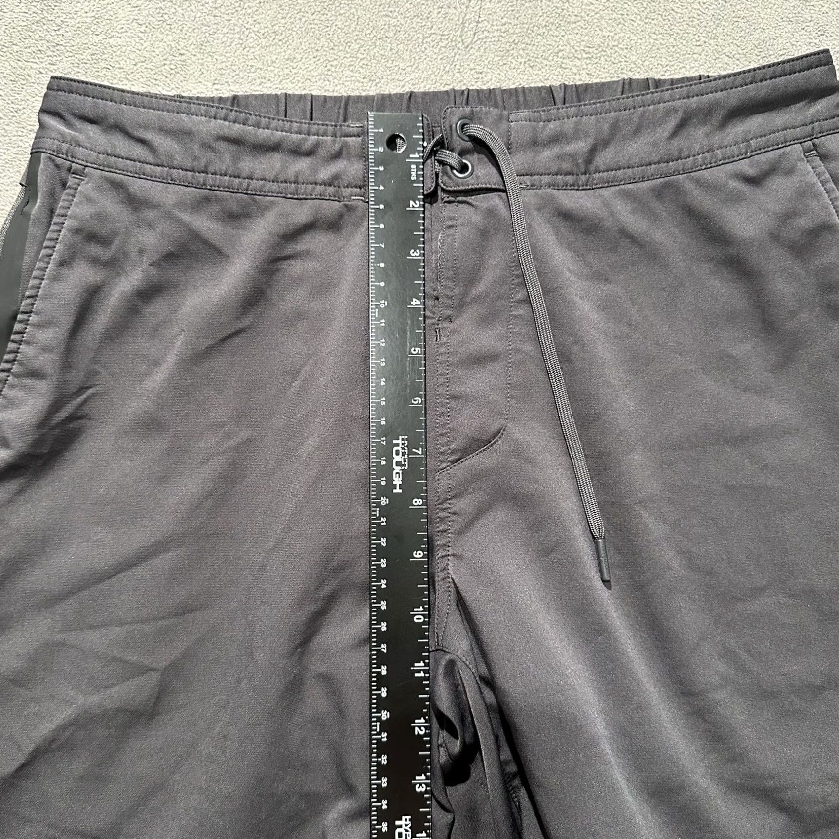 Ten Thousand Ten Thousand Foundation Short Mens Large Gray Athletic Training Gym Swim Lined Size US 33 - 7 Thumbnail