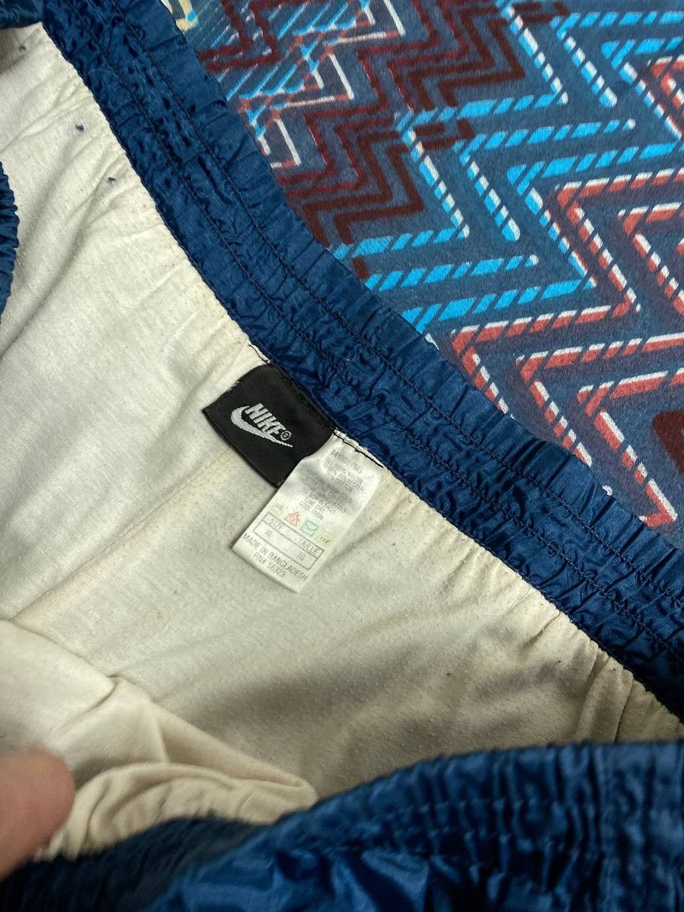 Nike Vintage Nike Small Logo Nylon Track Pants Size US 36 / EU 52 - 2 Thumbnail