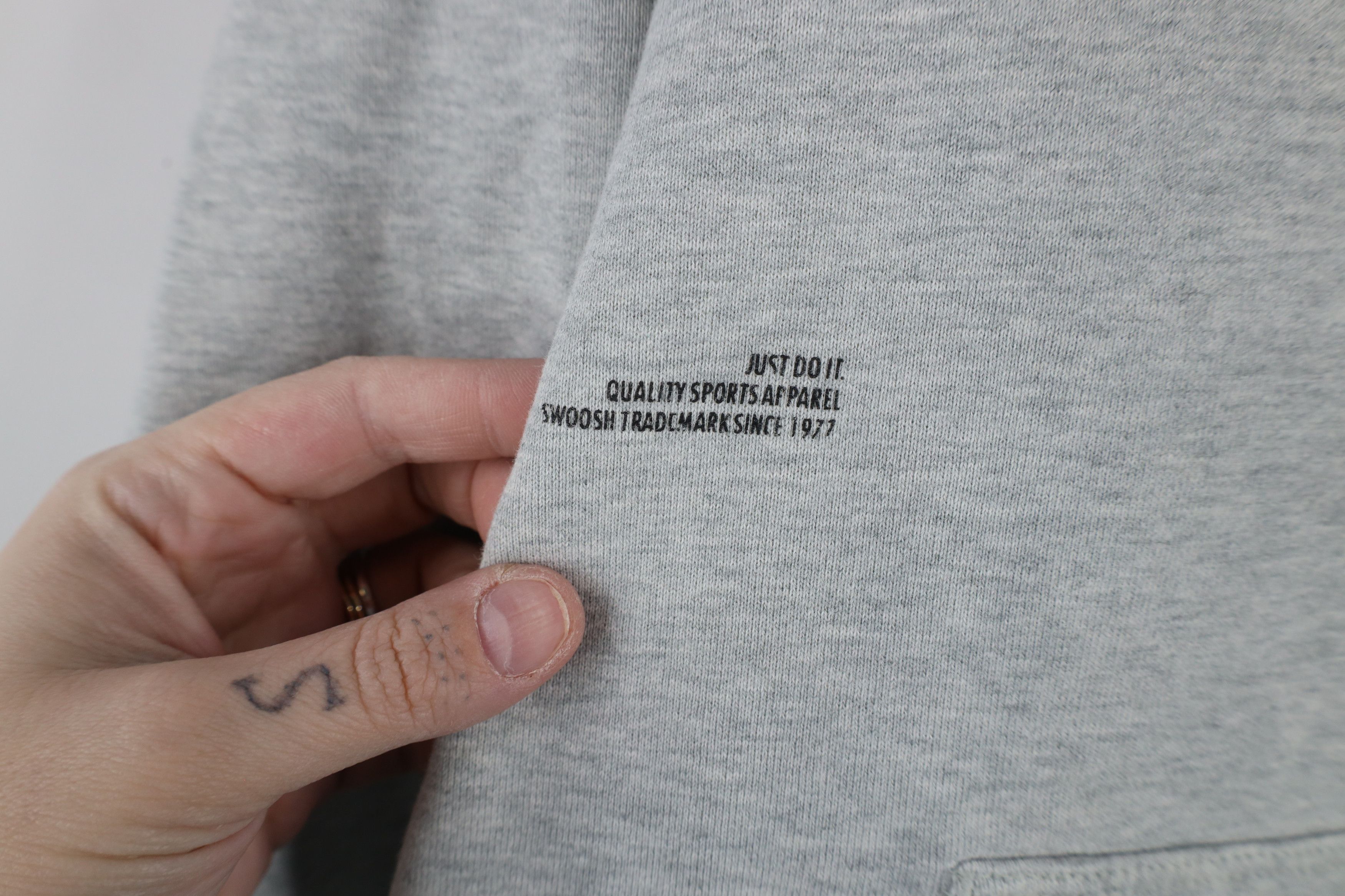 Nike × Vintage Nike Kyrie Irving Heavyweight Hoodie Sweatshirt Heather Gray Size L / US 10 / IT 46 - 4 Thumbnail