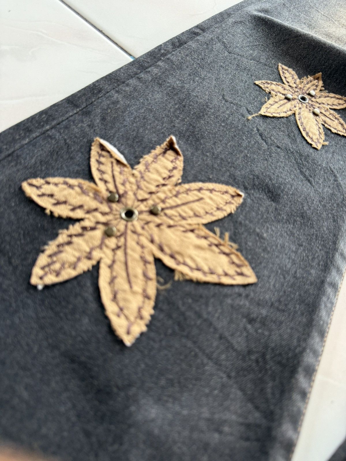 Japanese Brand Cosmo Japan Weed Leaf Suede Patch Mud Fade Flared Jeans Size US 27 - 5 Thumbnail