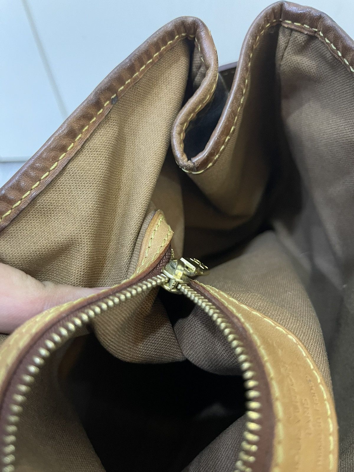 Louis Vuitton Louis Vuitton Batignolles leather handbag Size ONE SIZE - 9 Thumbnail