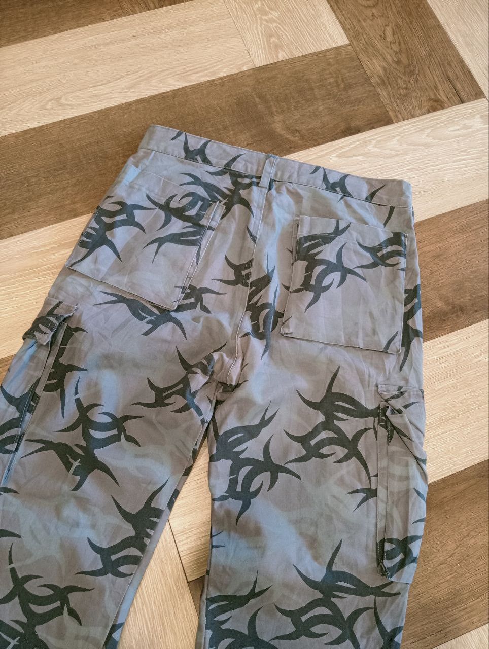 Japanese Brand VINTAGE SKULLSHIT JAPAN TRIBAL CAMO CARGO PANTS Size US 29 - 9 Thumbnail