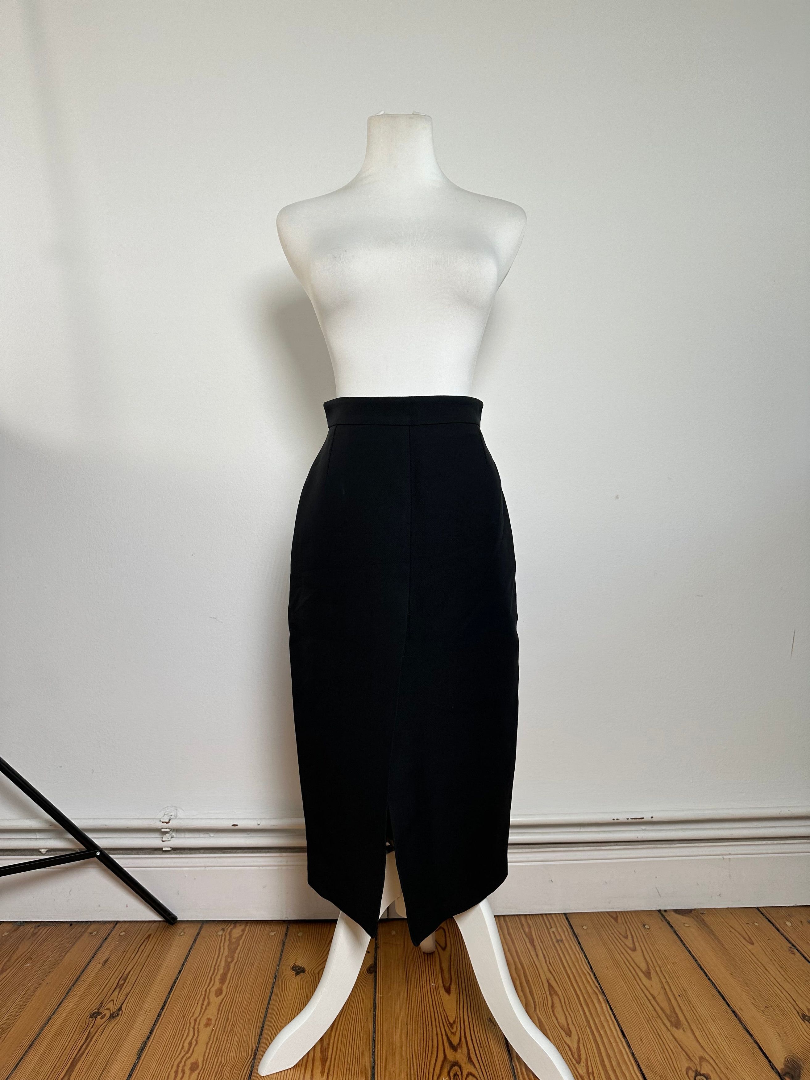 Gucci Vintage Skirt Black 38/M Size 30" / US 8 / IT 44 - 1 Thumbnail