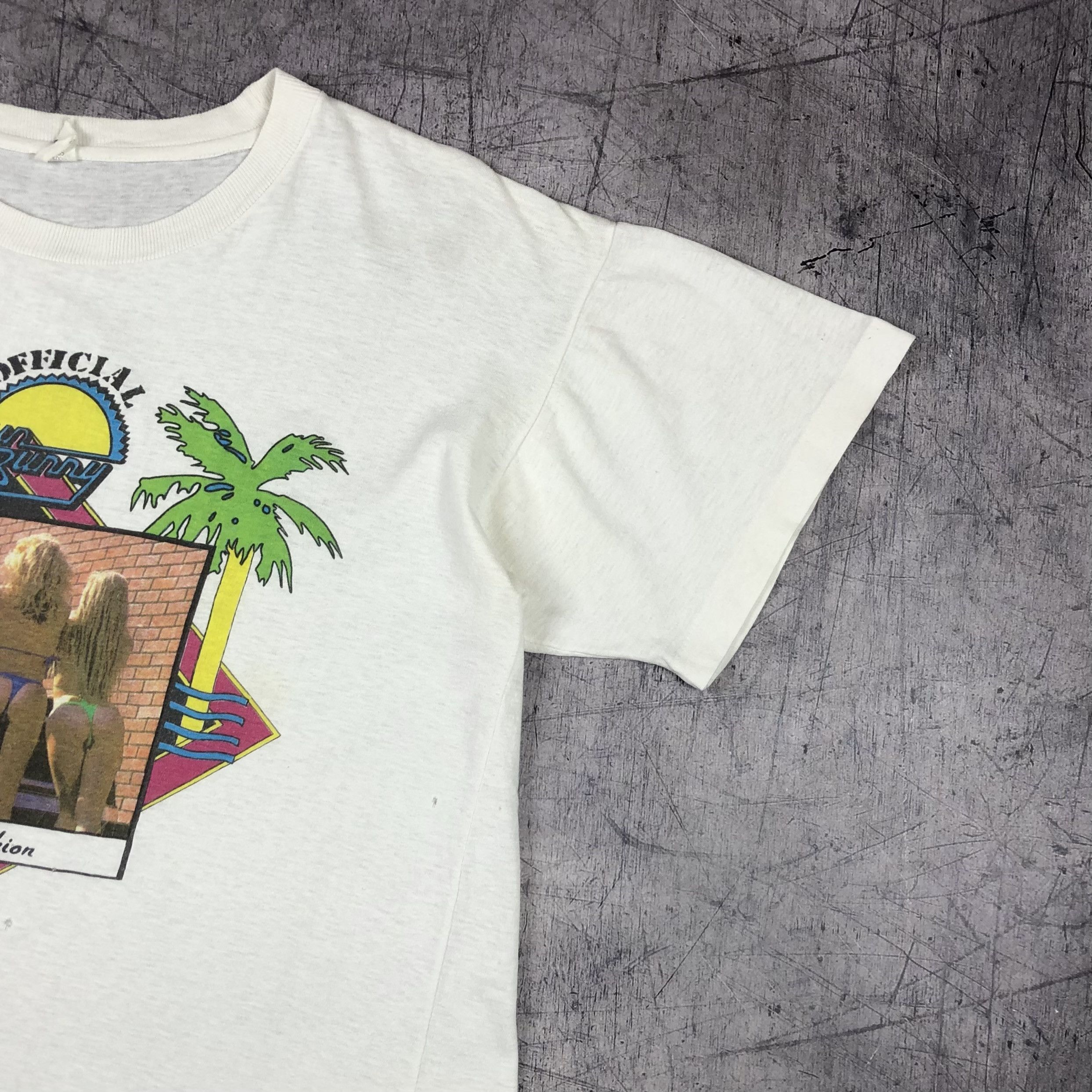 Vintage Young Fashion Official Sun Bunny Sexy Girls Tee Size US M / EU 48-50 / 2 - 5 Thumbnail