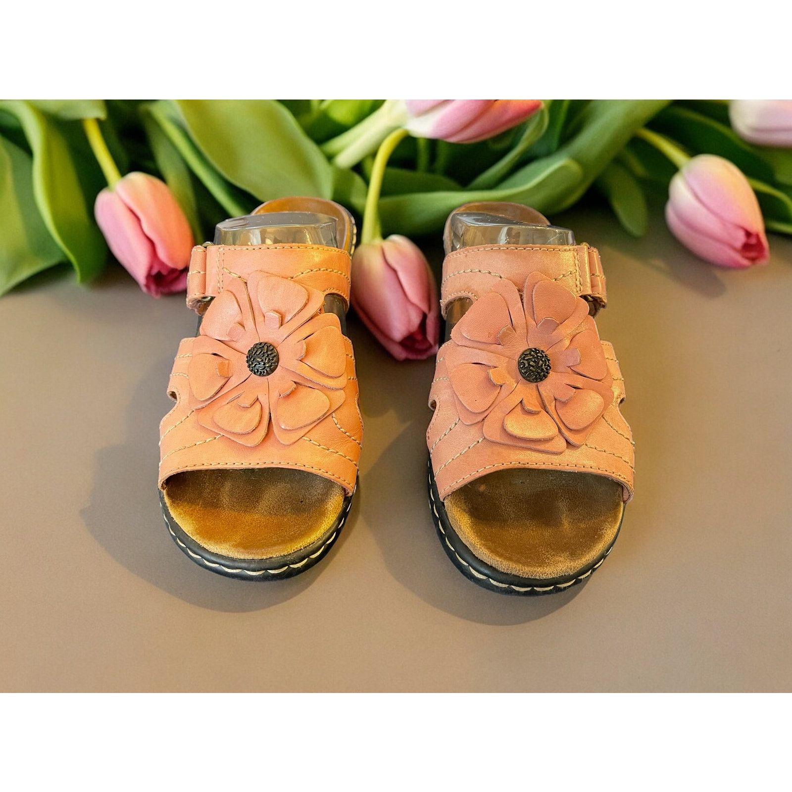 Clarks Pink Sandals Shoes Flats Leather Slip Ons Size 6 M, Women's