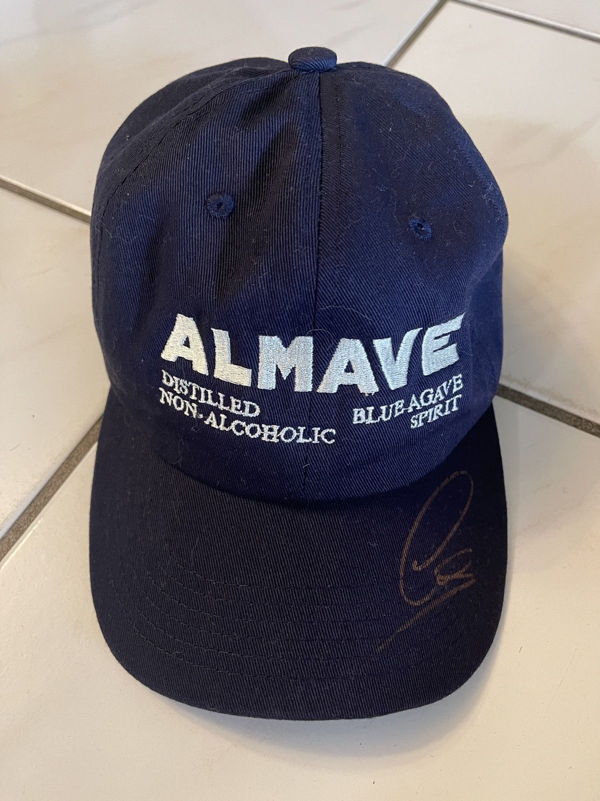 Formula 1 LEWIS HAMILTON Signed Cap Hat Almave Tequila Ferrari Size ONE SIZE - 5 Thumbnail