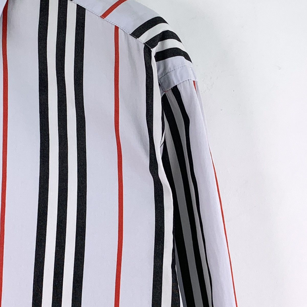 Burberry Burberry Vertical Striped Long Sleeve Shirt K26WX Size US S / EU 44-46 / 1 - 3 Thumbnail