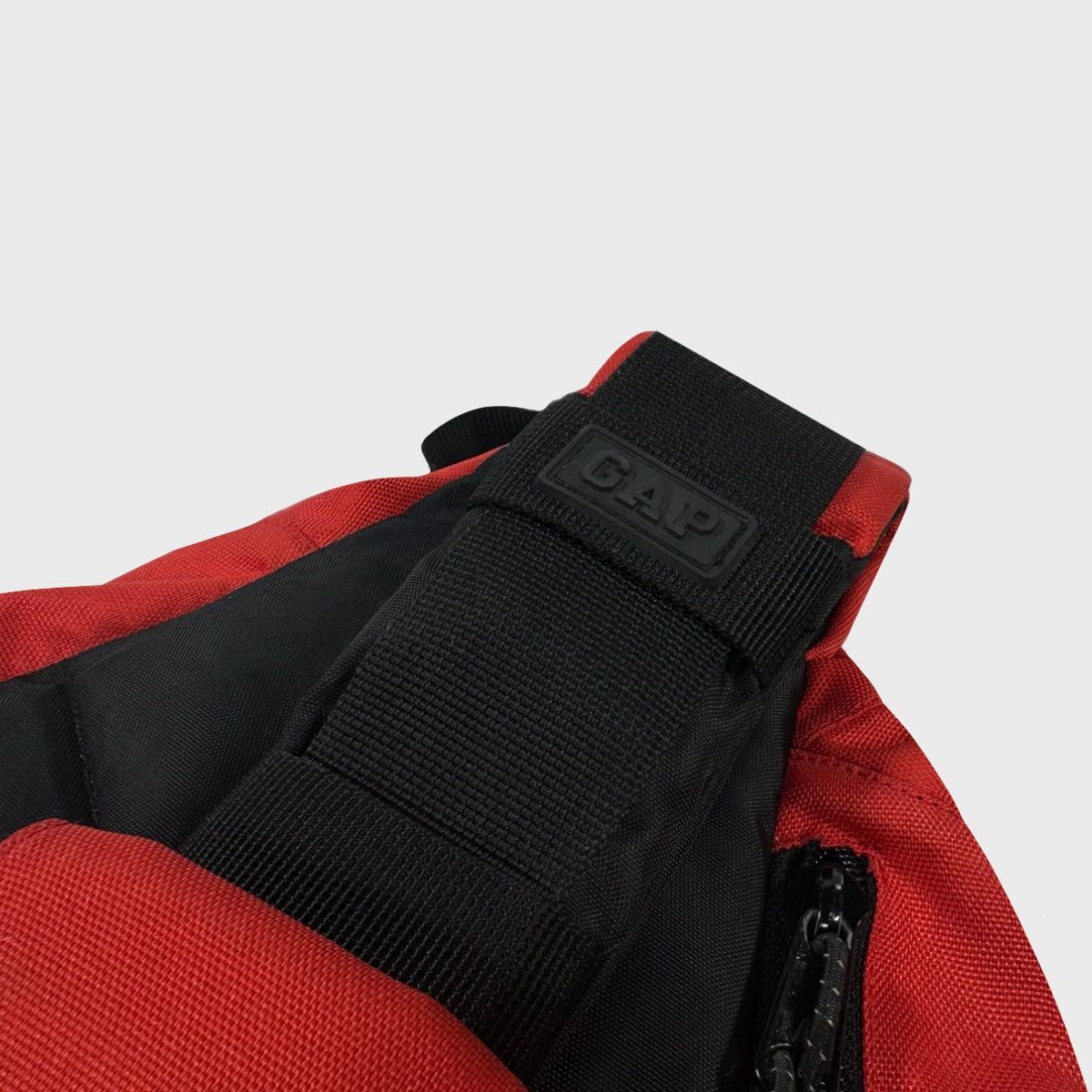 Gap × Vintage 2000's vintage Gap technical red Slingbag Size ONE SIZE - 4 Thumbnail