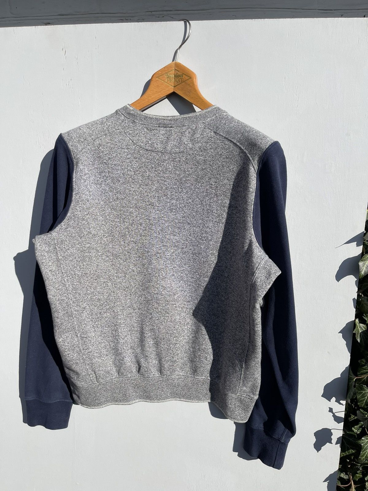 Nike Vintage Nike Air Embroidered Swoosh Logo Y2k Sweatshirt Size US S / EU 44-46 / 1 - 10 Thumbnail