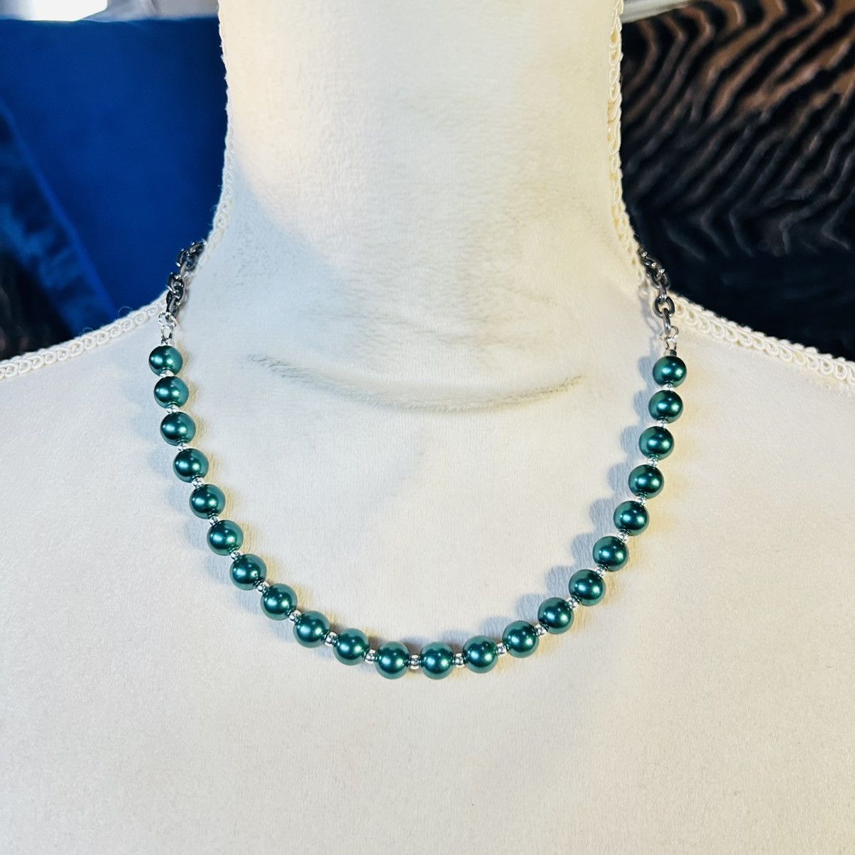 Handmade Handcrafted chrome chain peacock blue pearl necklace Size ONE SIZE - 2 Thumbnail