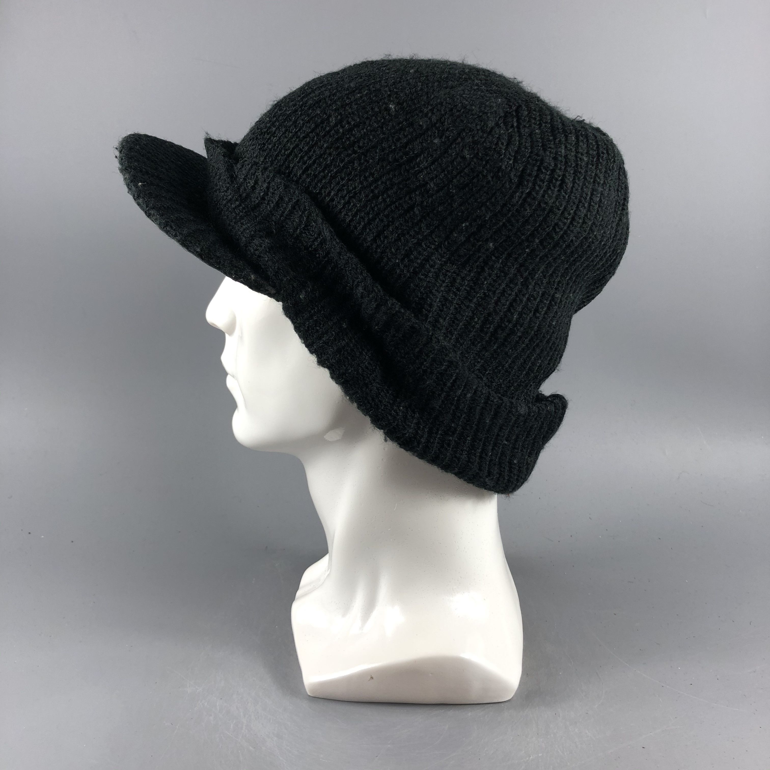 Japanese Brand × Vintage Unknown Plain Visor Beanie Snow Hat Snow Cap -D612 Size ONE SIZE - 1 Thumbnail