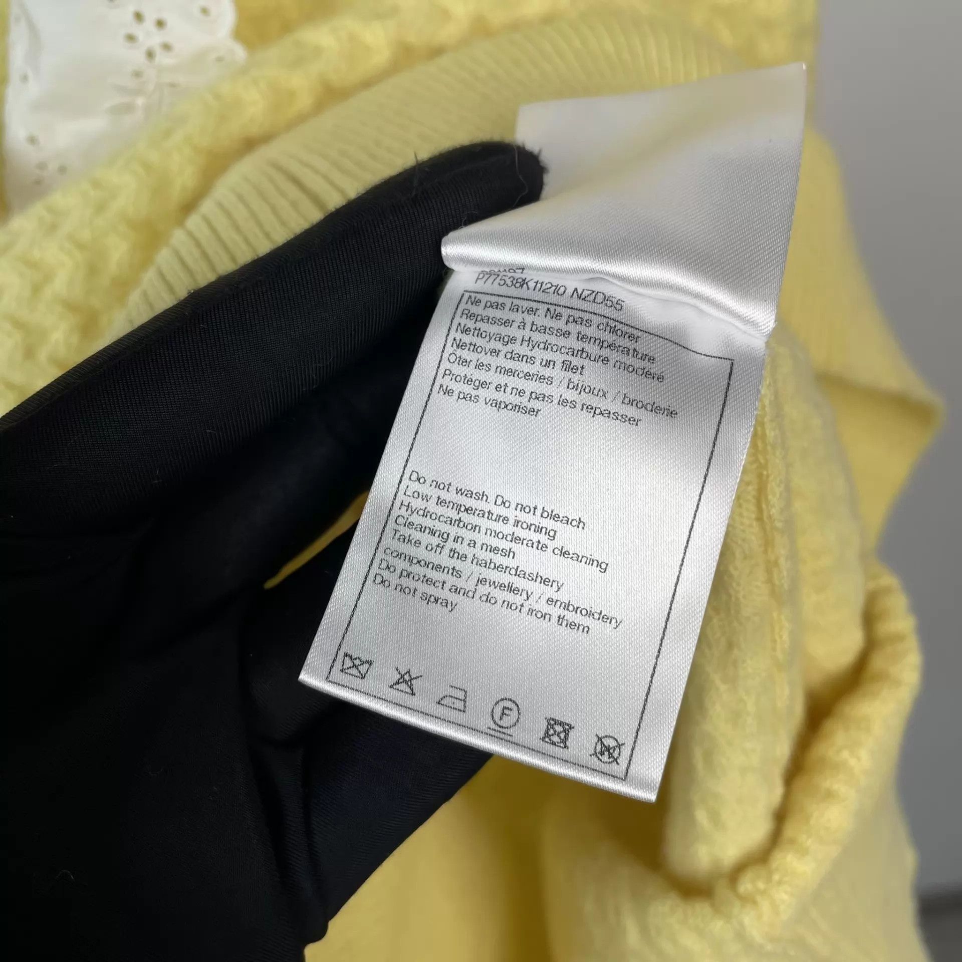 Chanel Chanel 24A Lemon-White Lace Trim V-Neck Cashmere Top 34 Size XS / US 0-2 / IT 36-38 - 9 Thumbnail