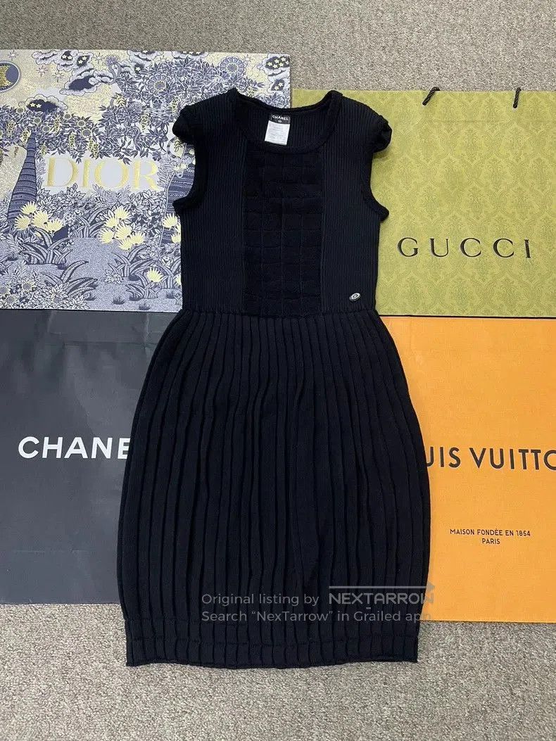 Chanel Chanel Black Sleeveless Knit Dress. Size US M / EU 48-50 / 2 - 1 Thumbnail
