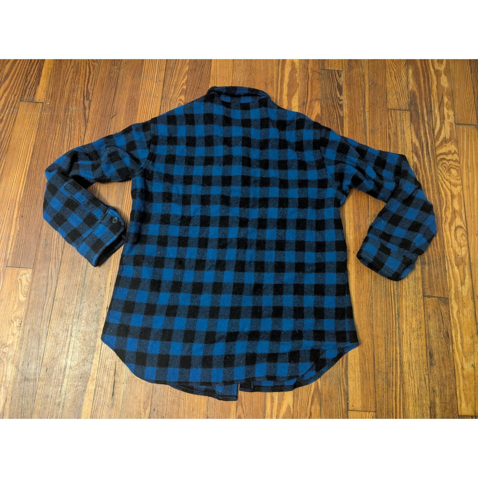 Woolrich Woolen Mills Woolrich VTG Mens Blue Plaid Wool Shirt Size Large. Size US L / EU 52-54 / 3 - 2 Thumbnail