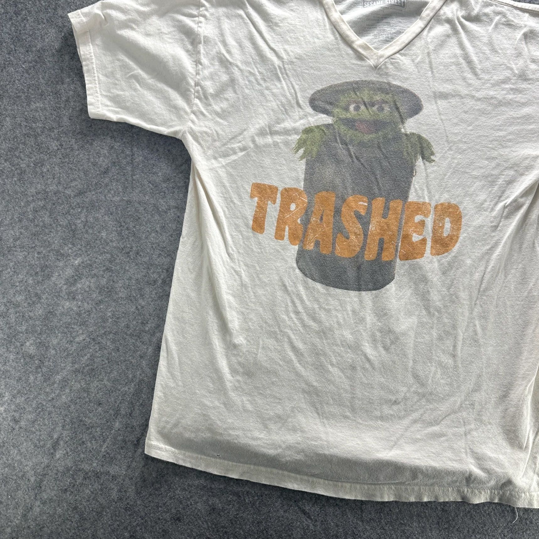 Other VINTAGE Shirt Mens Large Sesame Street Oscar The Grouch Trash Graphic Tee Size US L / EU 52-54 / 3 - 3 Thumbnail