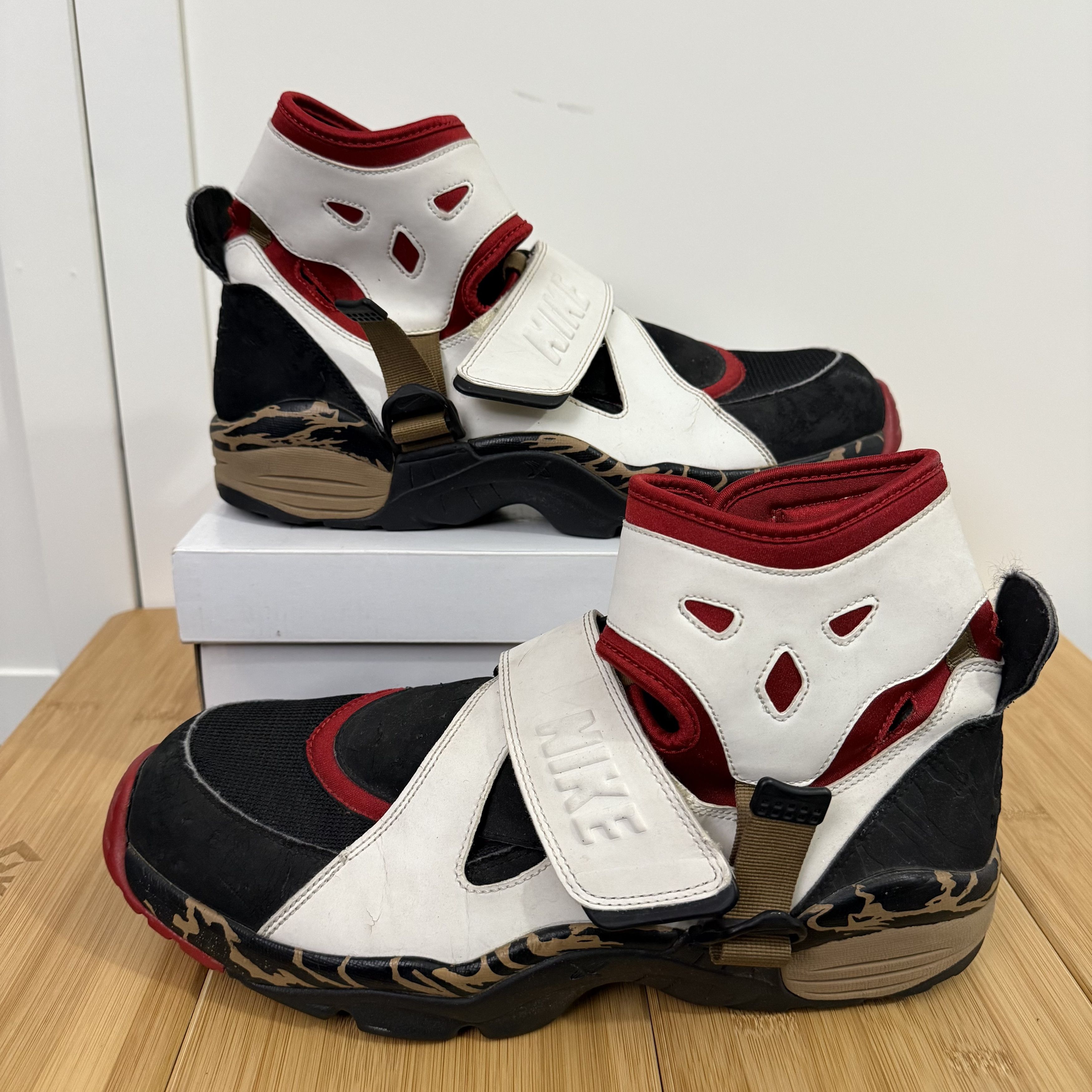 Nike Nike Air Carnivore Le Varsity Red/White/Black | Grailed