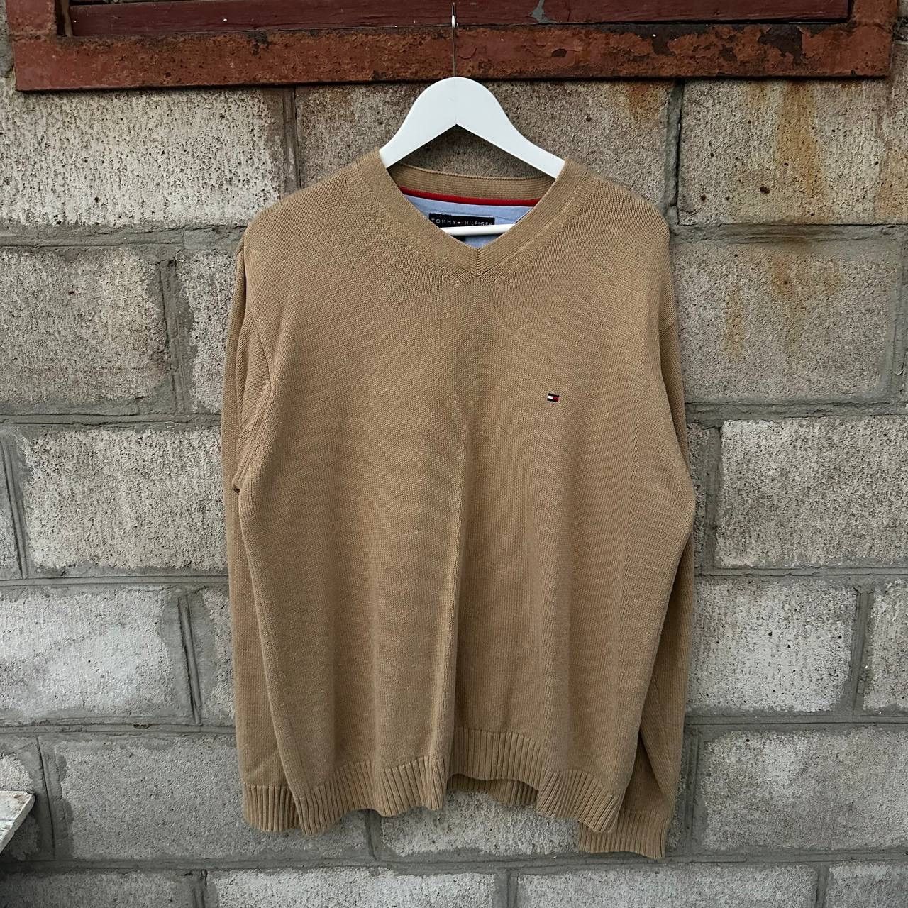 Tommy Hilfiger Vintage Tommy Hilfiger V Neck Sweater Y2K Old Money 00s Size US XL / EU 56 / 4 - 1 Thumbnail
