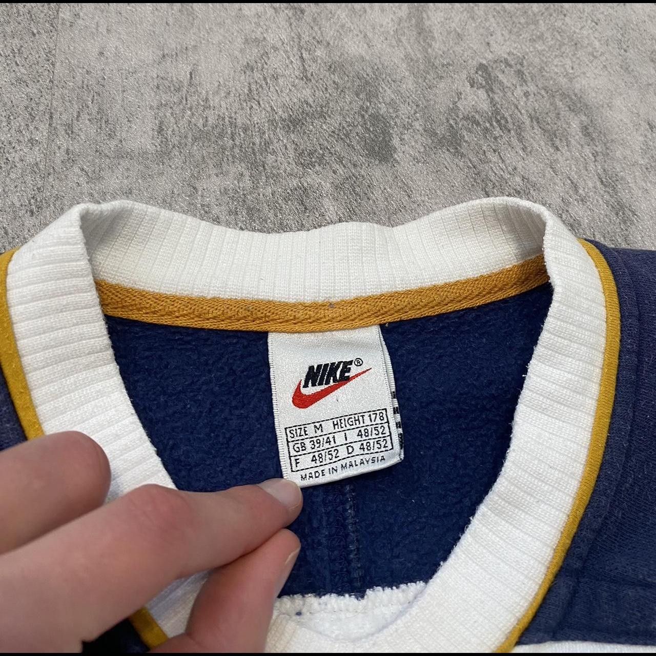 Nike 90s Nike white and navy long sleeve sweatshirt nike Size US M / EU 48-50 / 2 - 3 Thumbnail