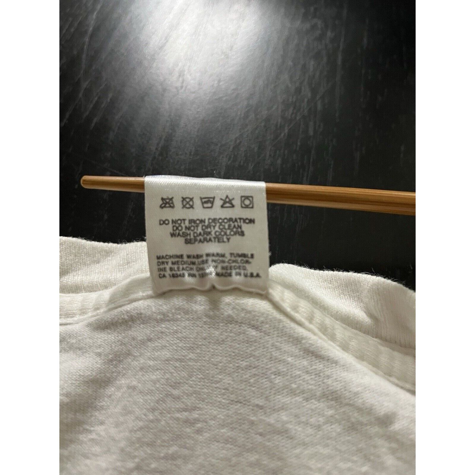 Fruit Of The Loom Vintage Aruba Graphic T-Shirt – Size Medium Size US M / EU 48-50 / 2 - 5 Thumbnail