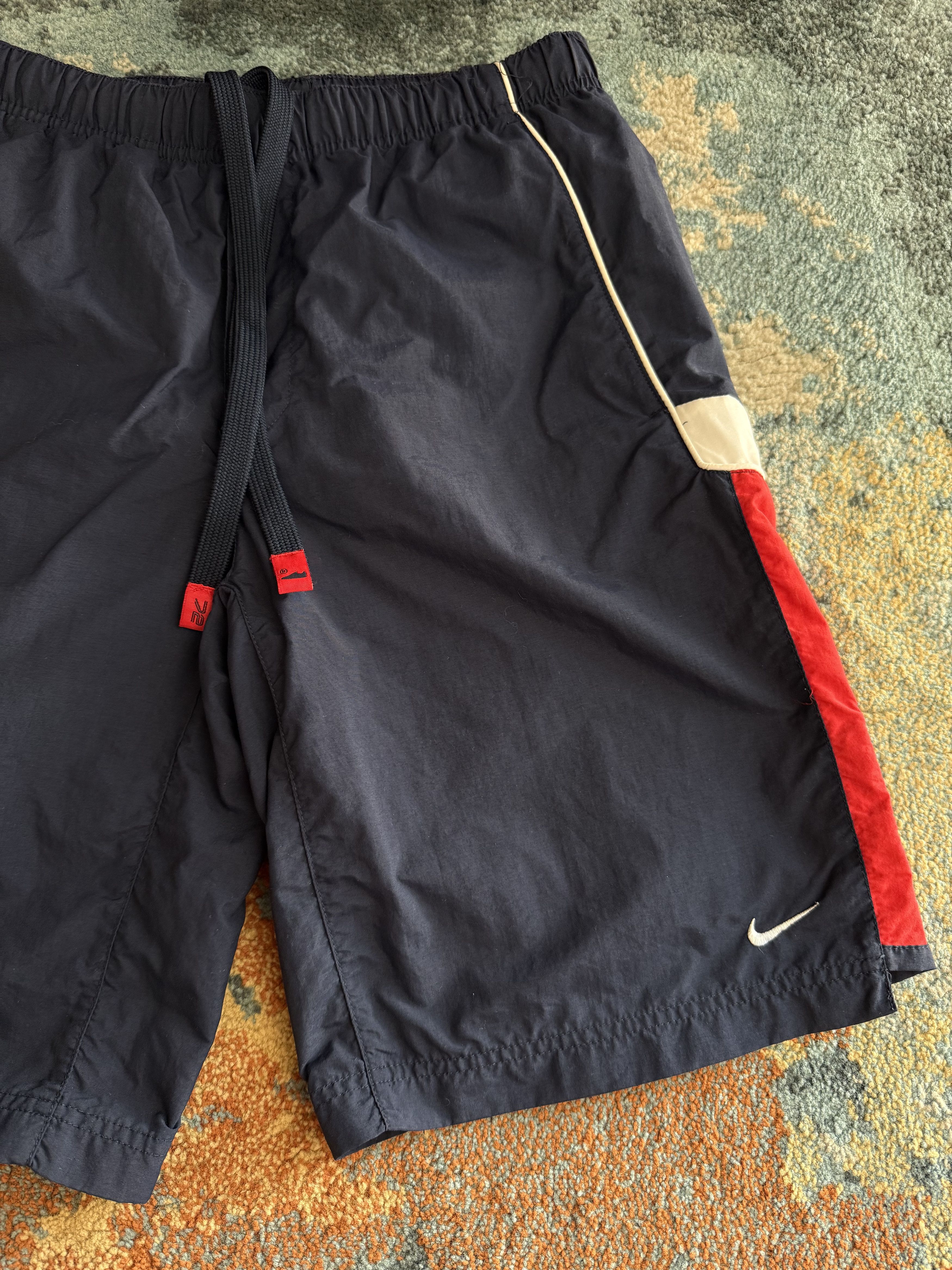 Nike Nike Vintage Nylon Shorts y2k Size US 32 / EU 48 - 2 Thumbnail