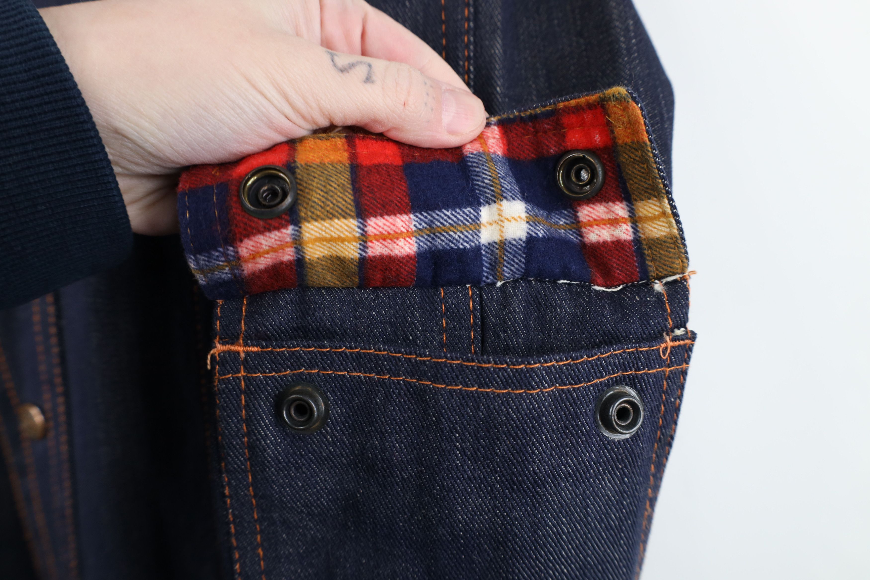 Vintage Vintage 70s Streetwear Plaid Trim Denim Chore Jacket Indigo Size US M / EU 48-50 / 2 - 6 Thumbnail