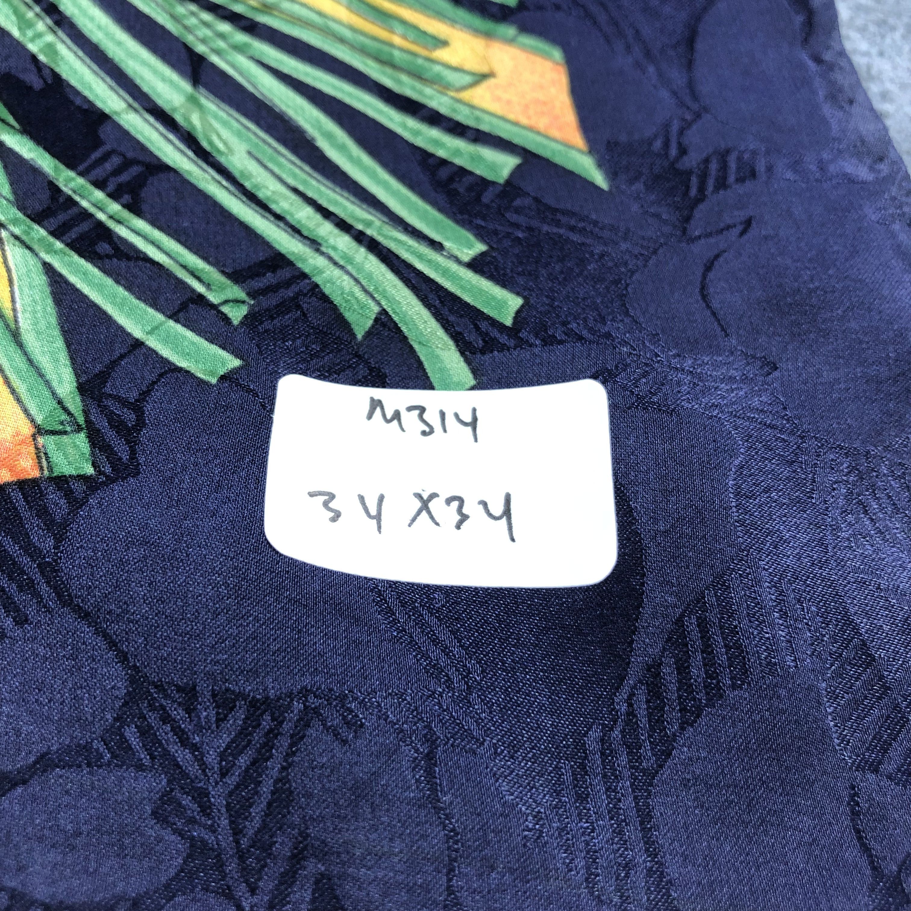 Vintage Vintage Luxury Flower Bouquet Vintage Silk Scarf M314 Size ONE SIZE - 5 Thumbnail