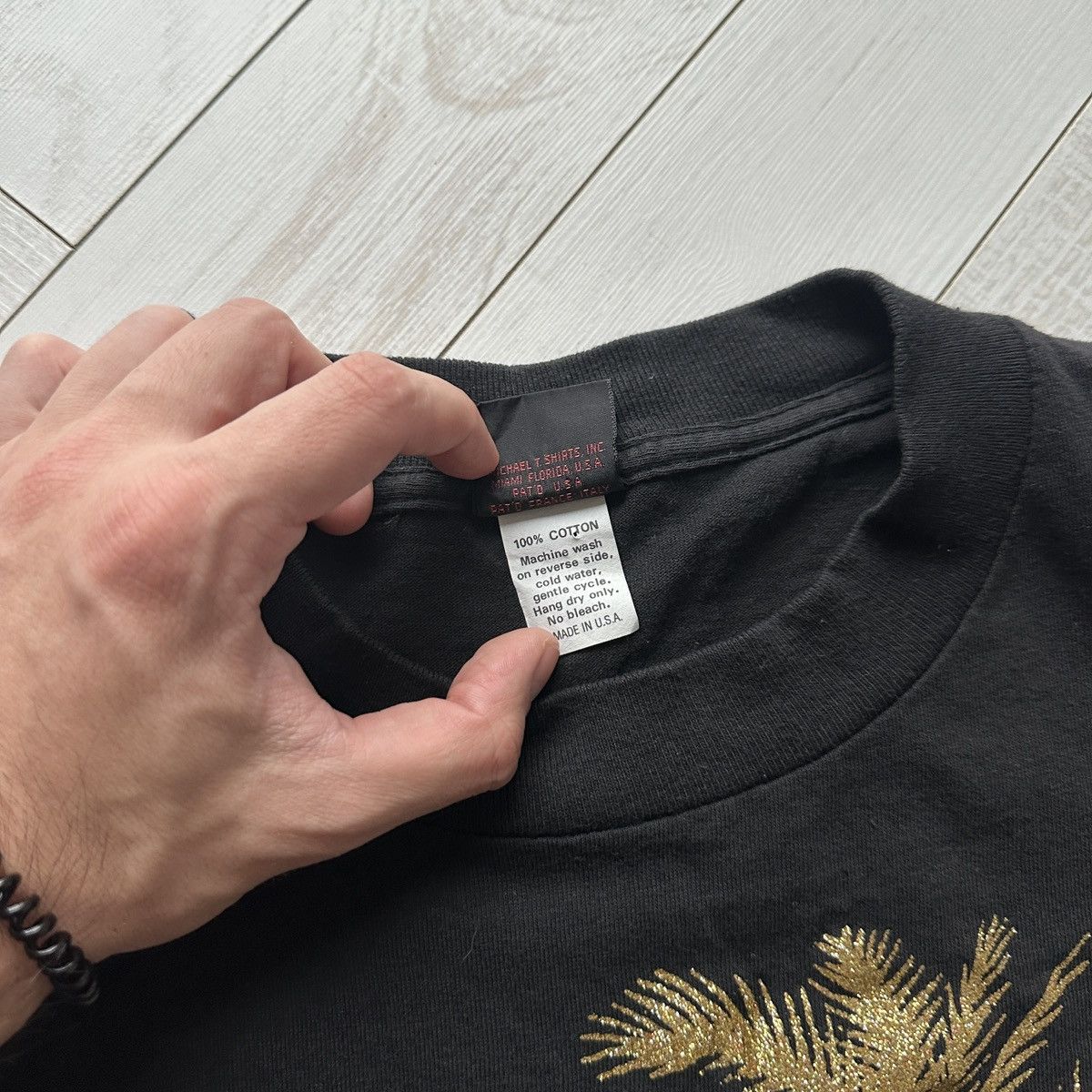 Vintage Vintage 90s Diamond Dust Calvin Gilmore Jubilee Glitter tee Size US L / EU 52-54 / 3 - 6 Thumbnail