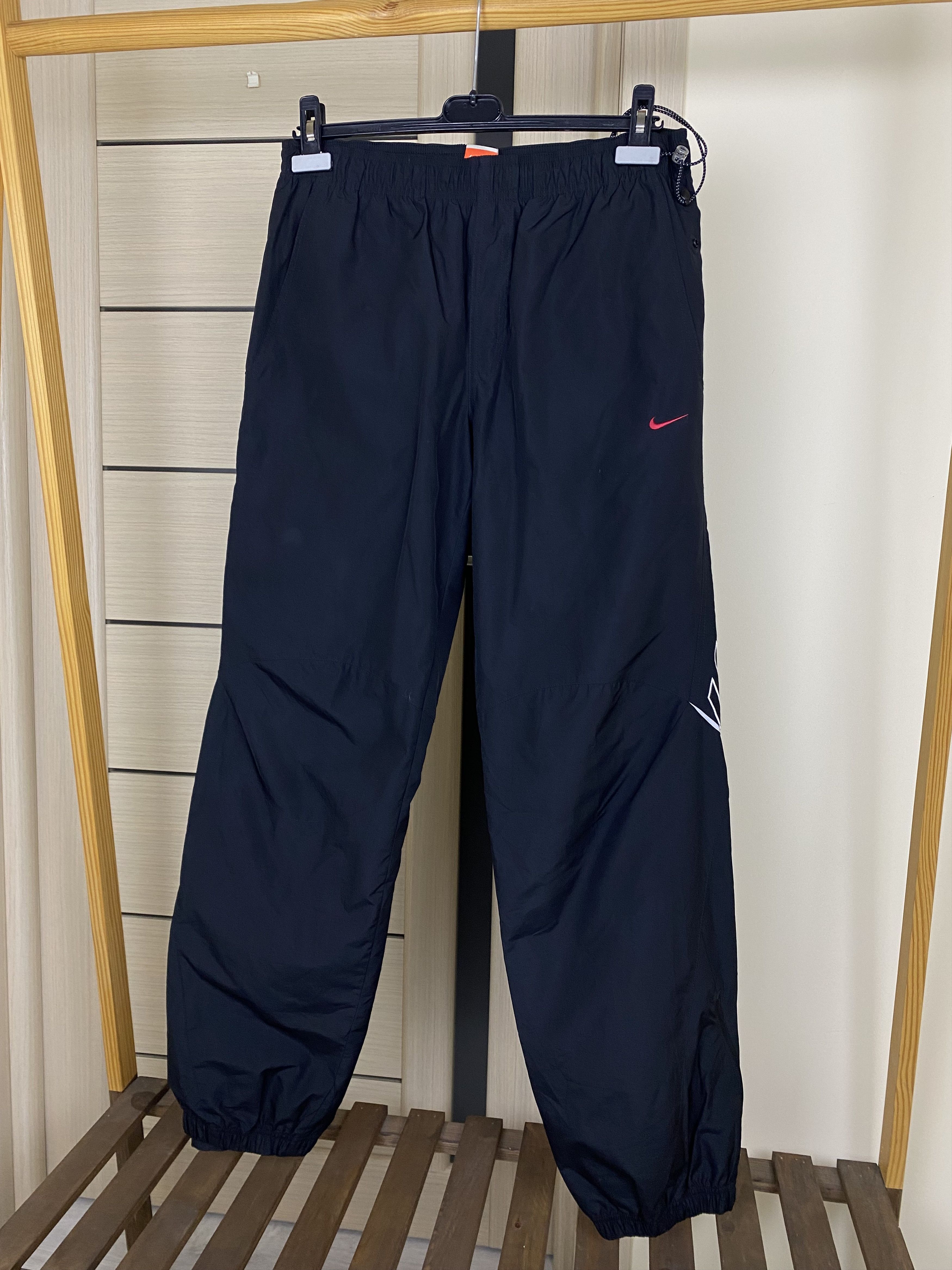 Nike Vintage Nike air nylon track baggy pants black size M Size US 32 / EU 48 - 4 Thumbnail