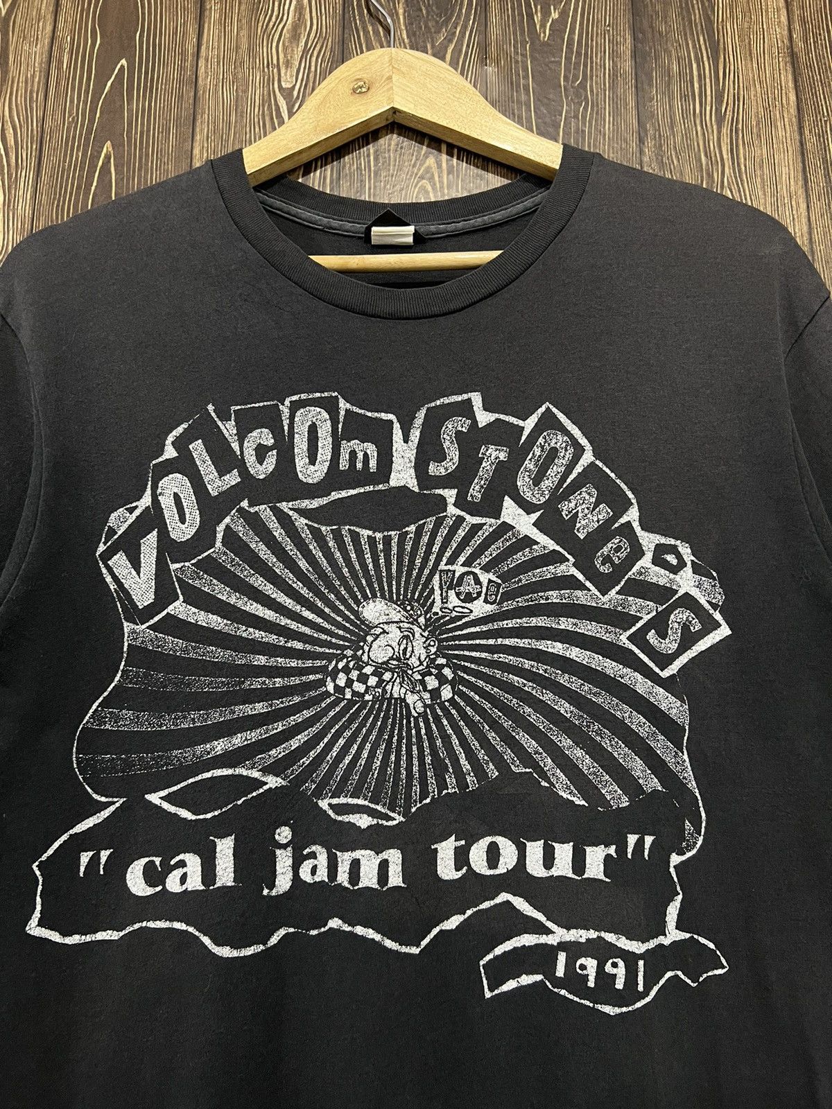 Vintage × Volcom Vintage Volcom ‘Youth Against Establishment’ Tshirt Size US M / EU 48-50 / 2 - 2 Thumbnail