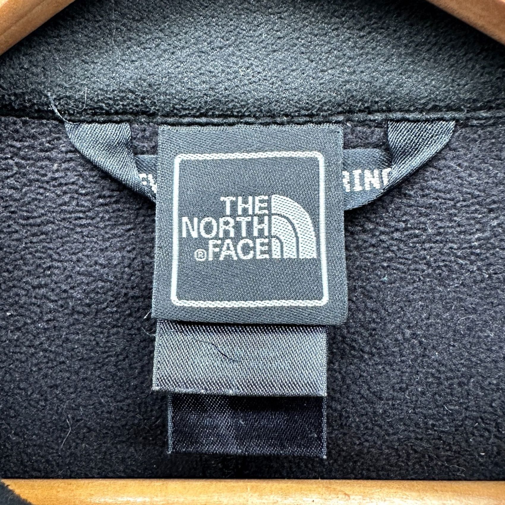 The North Face The North Face Fleece Jacket Black Women's Small Long Sleeve Zip Full Zip Regular Fit Casual Winter Jacket Size S / US 4 / IT 40 - 6 Thumbnail