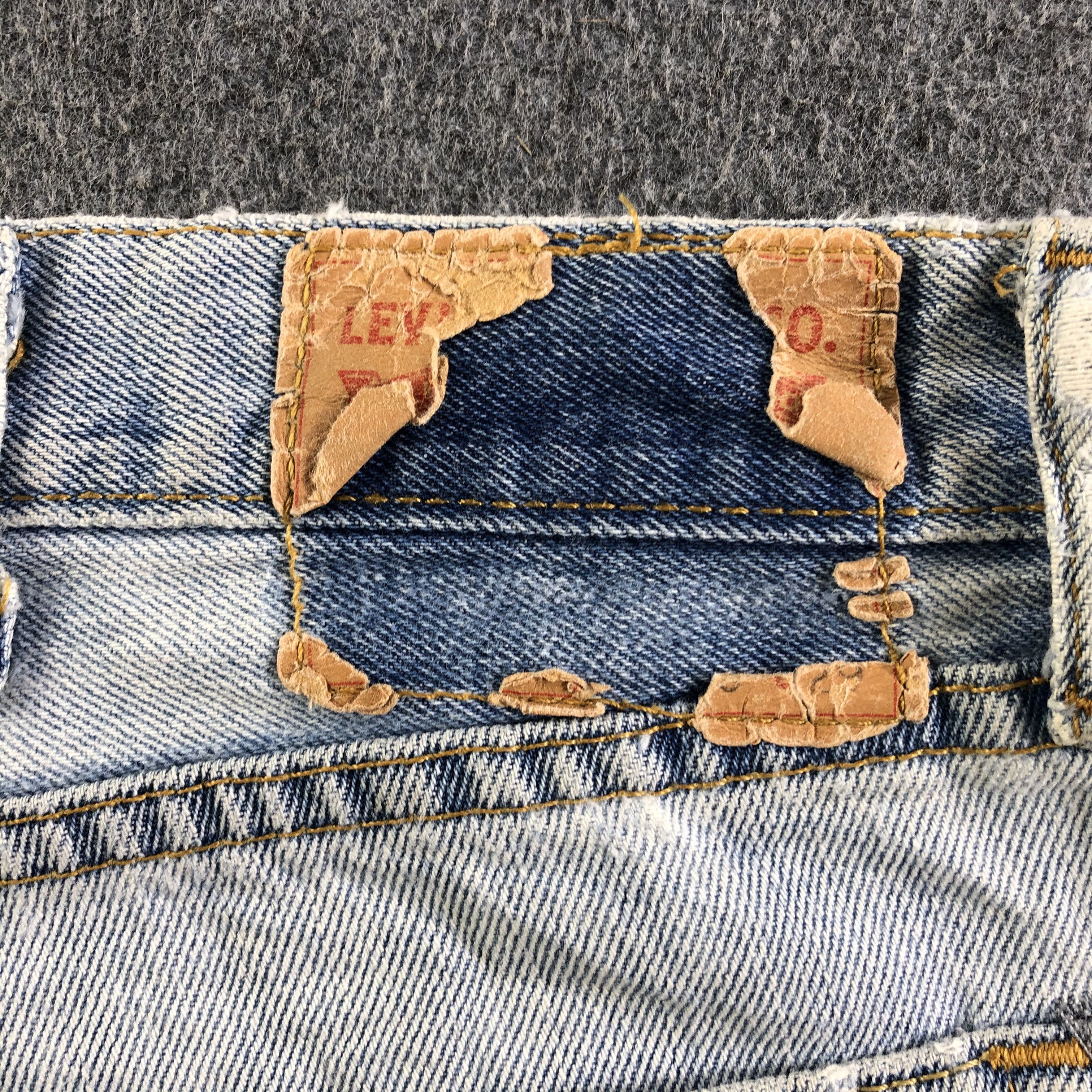 Levi's Vintage Light Wash Levis 505 Jeans-J4283 Size US 41 - 5 Thumbnail