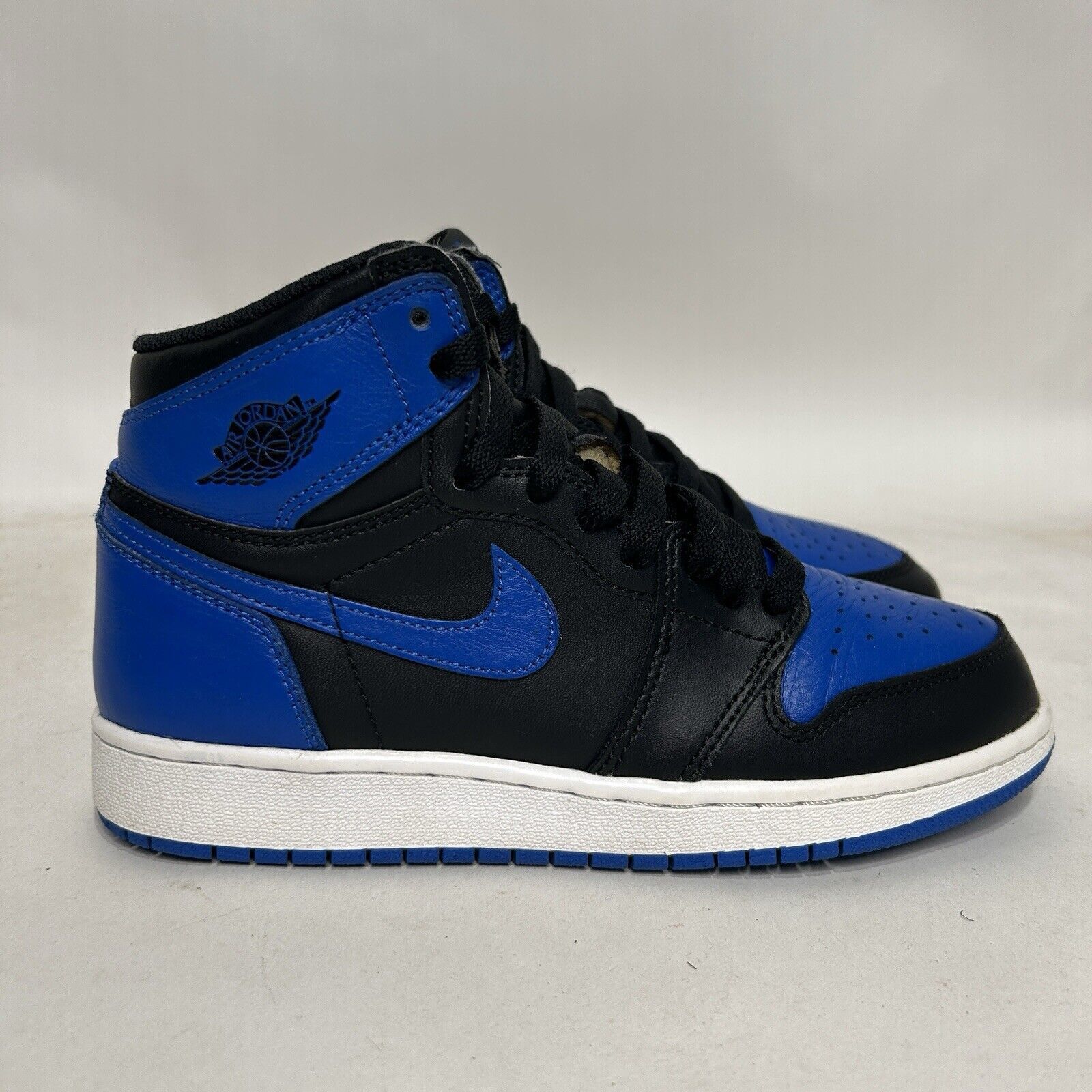 Nike Nike Shoes Air Jordan 1 Retro High OG BG “Royal” 2024 Size US 7 / IT 37 - 4 Thumbnail