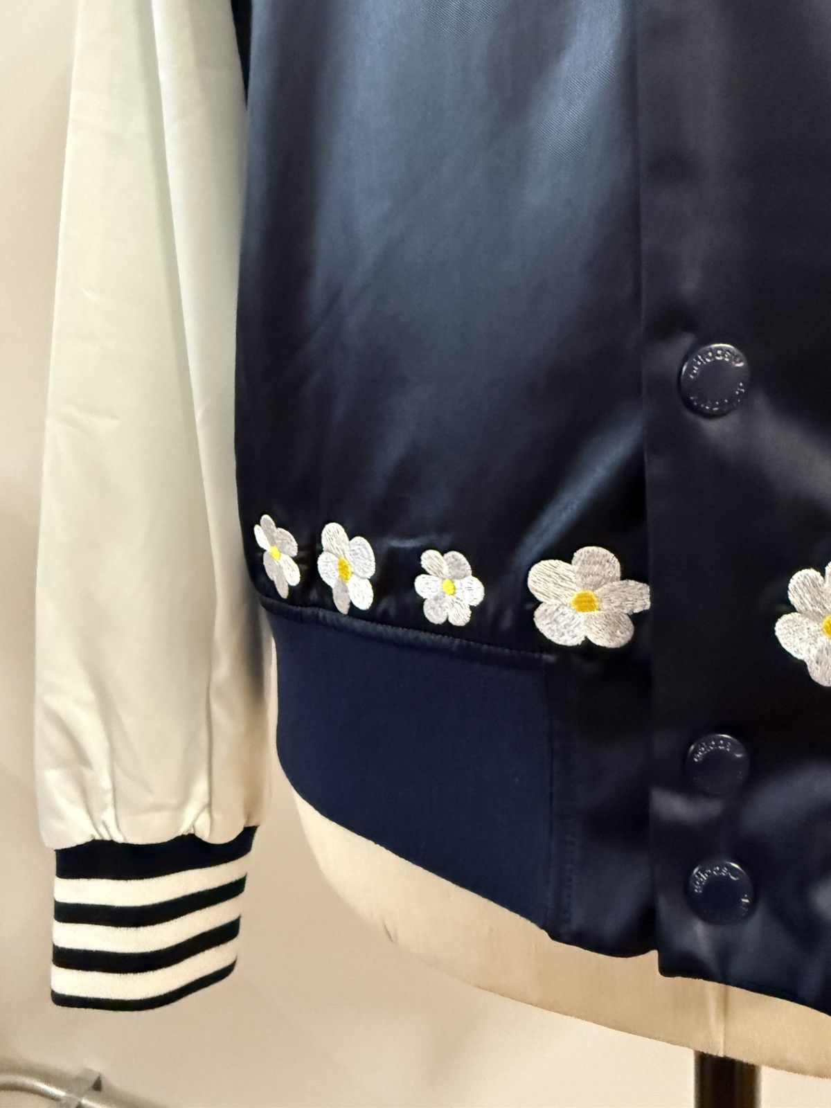 Adidas × Pharrell Adidas Originals x Pharrell Williams “528HZ” Daisy Bomber Size US XL / EU 56 / 4 - 5 Thumbnail