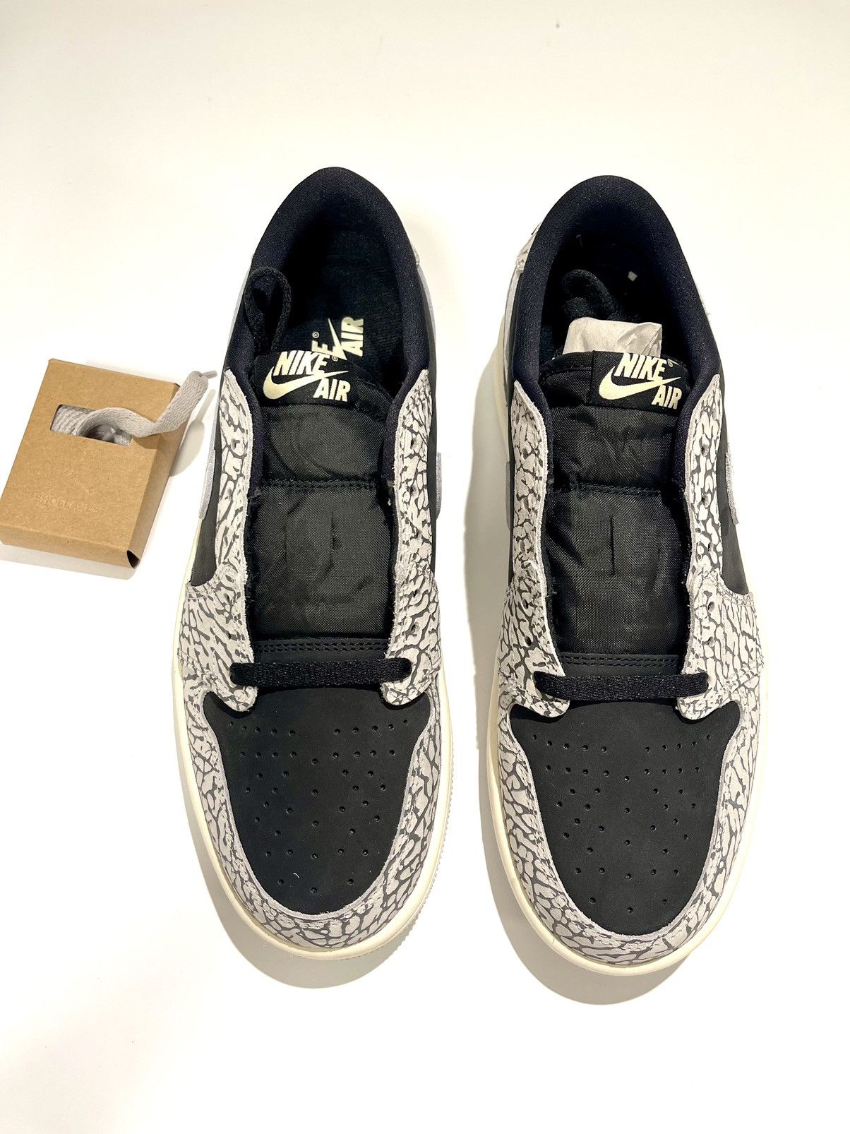 Jordan Brand JORDAN 1 RETRO LOW OG BLACK CEMENT Size US 9 / IT 39 - 4 Thumbnail