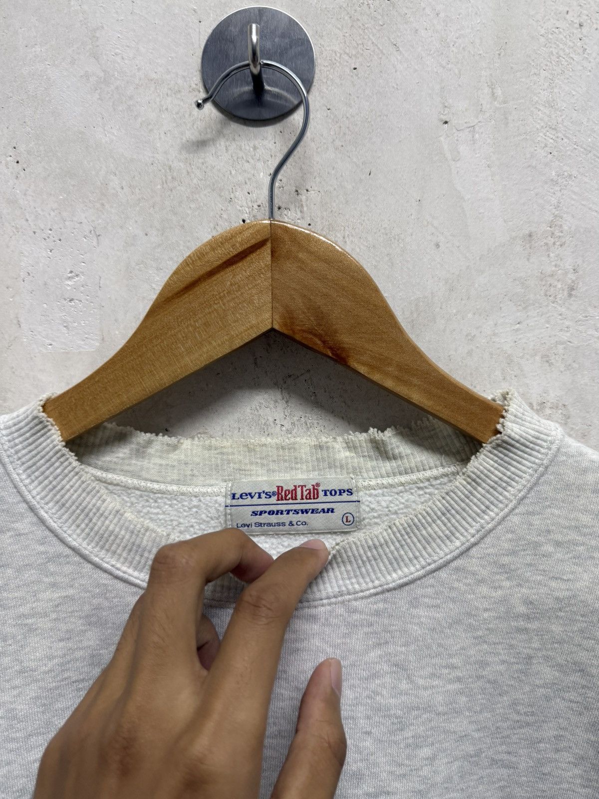 Levi's Vintage Distressed Levis Sweatshirt Size US L / EU 52-54 / 3 - 5 Thumbnail