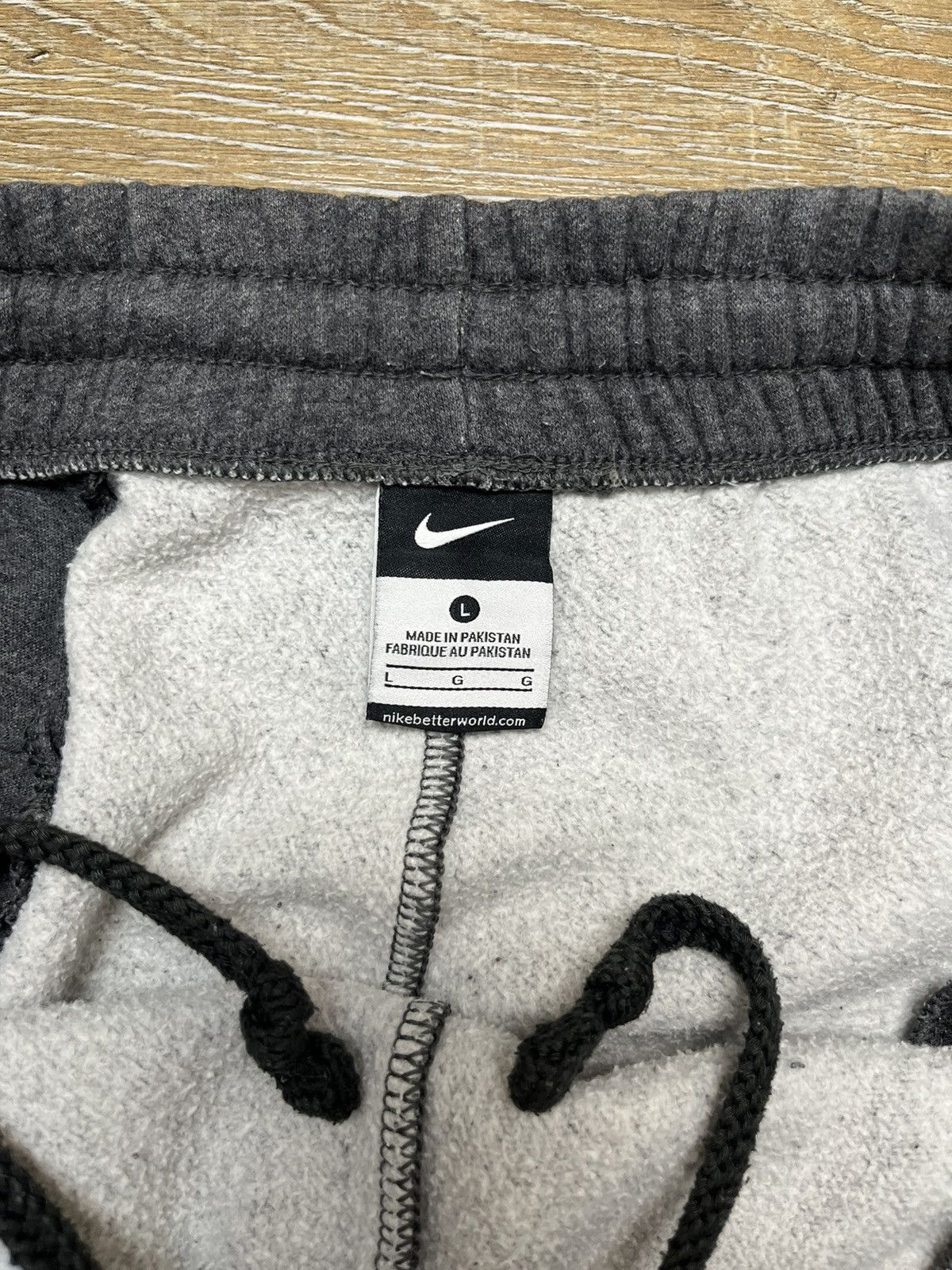 Nike VINTAGE NIKE BAGGY PANTS Size US 34 / EU 50 - 6 Thumbnail