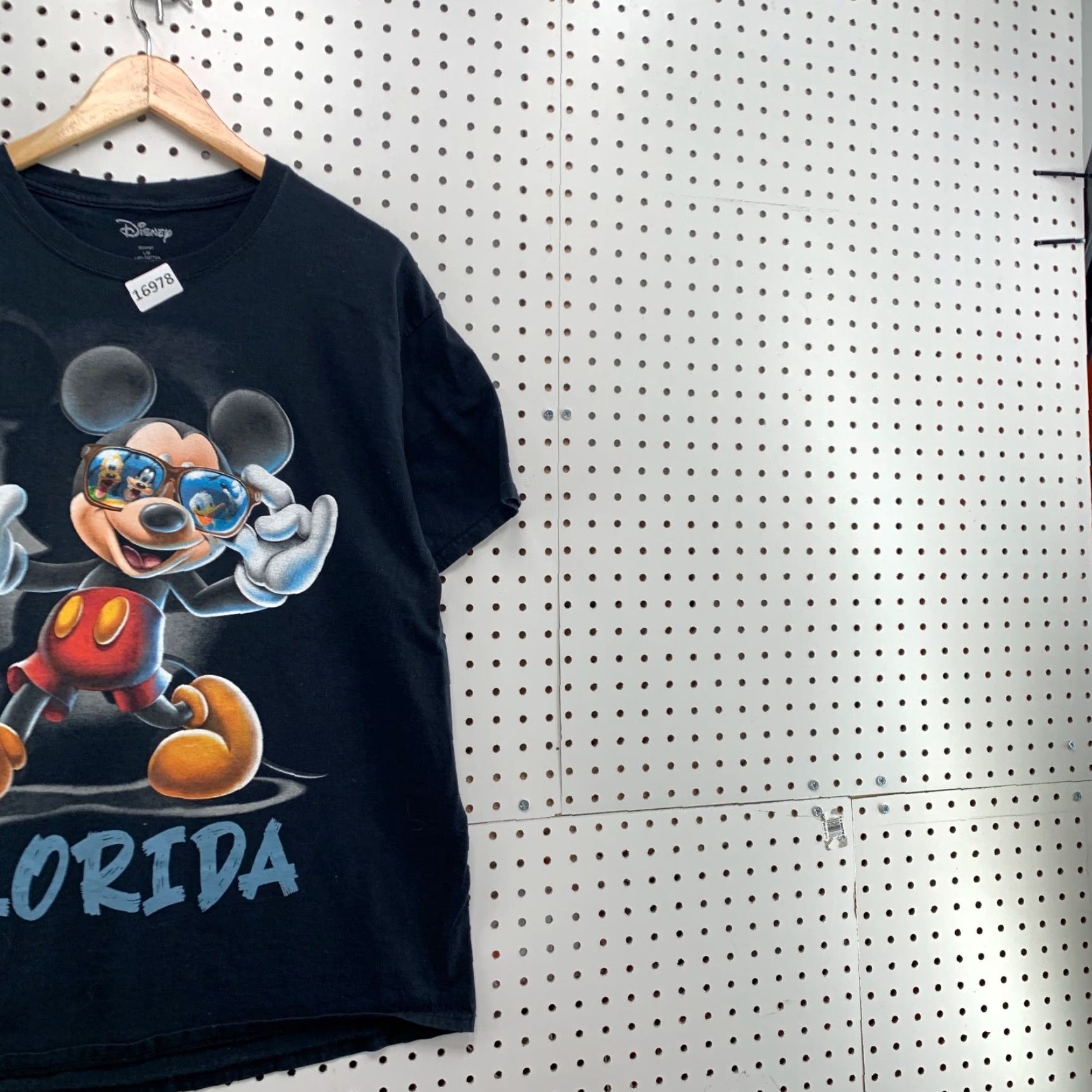 Disney Disney Mickey Mouse Florida Shirt Men L Short Sleeve Crew Neck 20X29 Black Cotton Disney T-Shirt Size US L / EU 52-54 / 3 - 4 Thumbnail