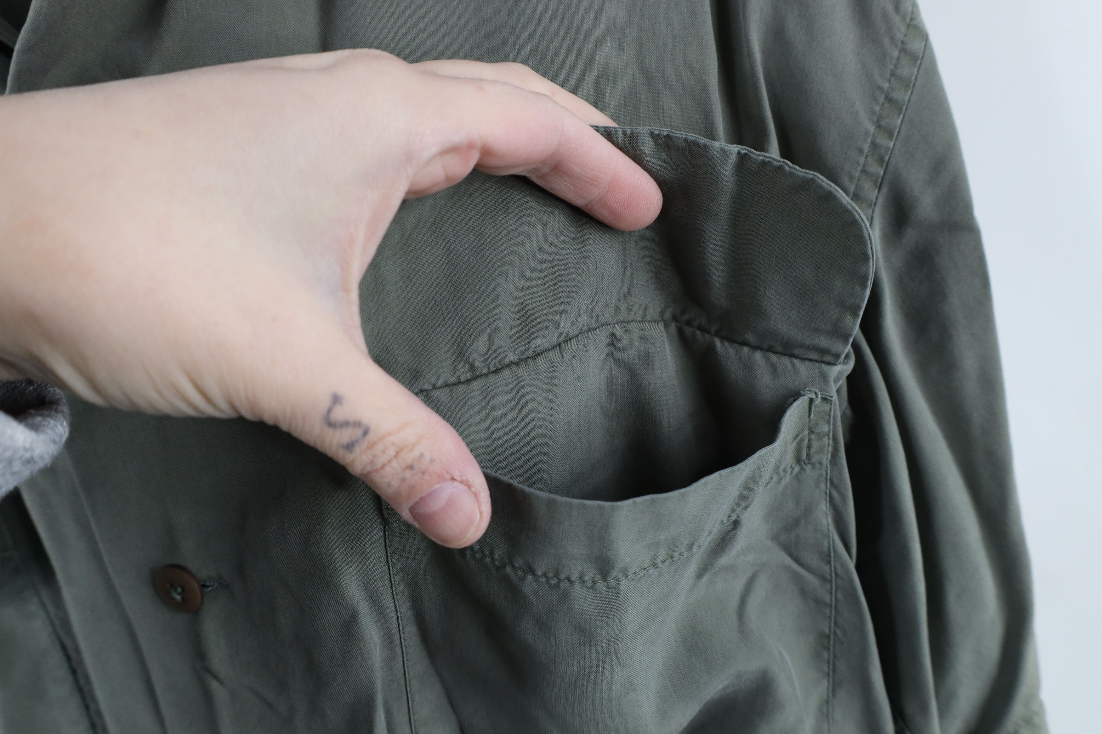 Vintage Vintage 90s Streetwear Silk Looped Collar Board Button Shirt Size US S / EU 44-46 / 1 - 4 Thumbnail