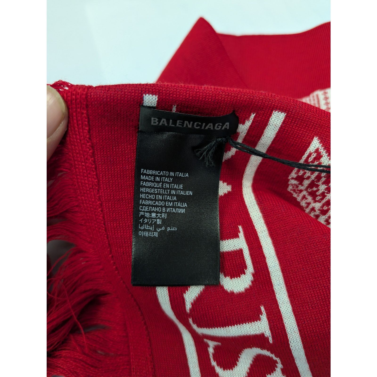 Balenciaga o1rshd1 Size: OS / Q:2 / Football Scarf in Red/White Size ONE SIZE - 14 Thumbnail