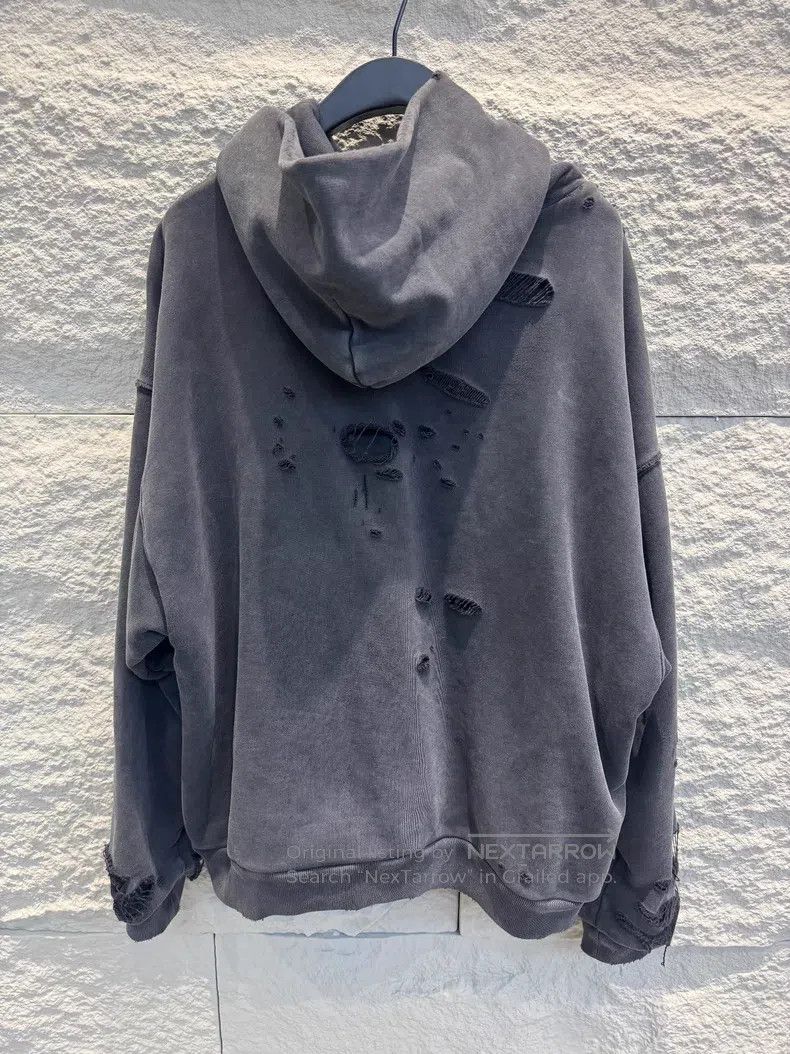 Balenciaga Balenciaga 3B Water Wash Distressed Hoodie Size US S / EU 44-46 / 1 - 2 Thumbnail