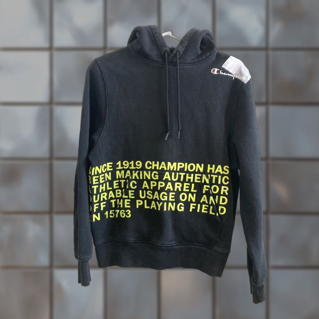 CHAMPION 1919 Rare Hoodie Pullover Graphic Black Adult Small Mens